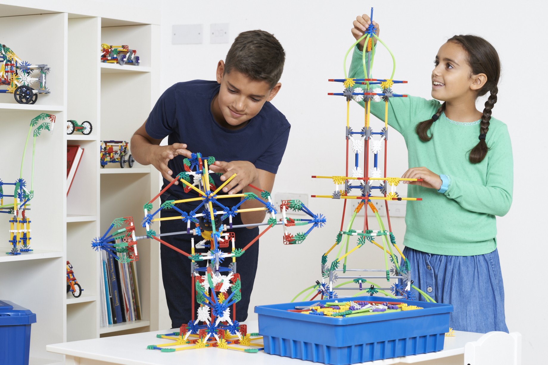 K'NEX Education Large Maker's Kit - STEM Building Toys for Kids Ages 8+ | Creative Construction Set for Classroom & Home Learning | Perfect for Science Projects & Engineering Activities