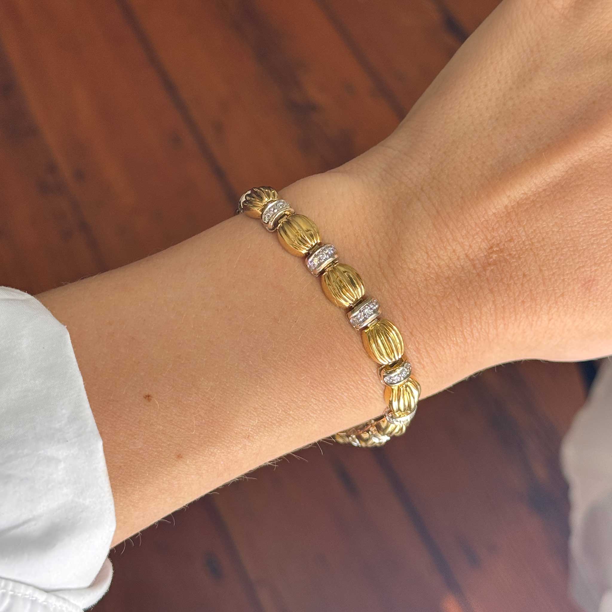 Vintage 1.62 Carat Diamond 18K Gold Ribbed Bracelet for Women - Elegant Tennis Bracelet for Anniversary, Wedding & Special Occasions