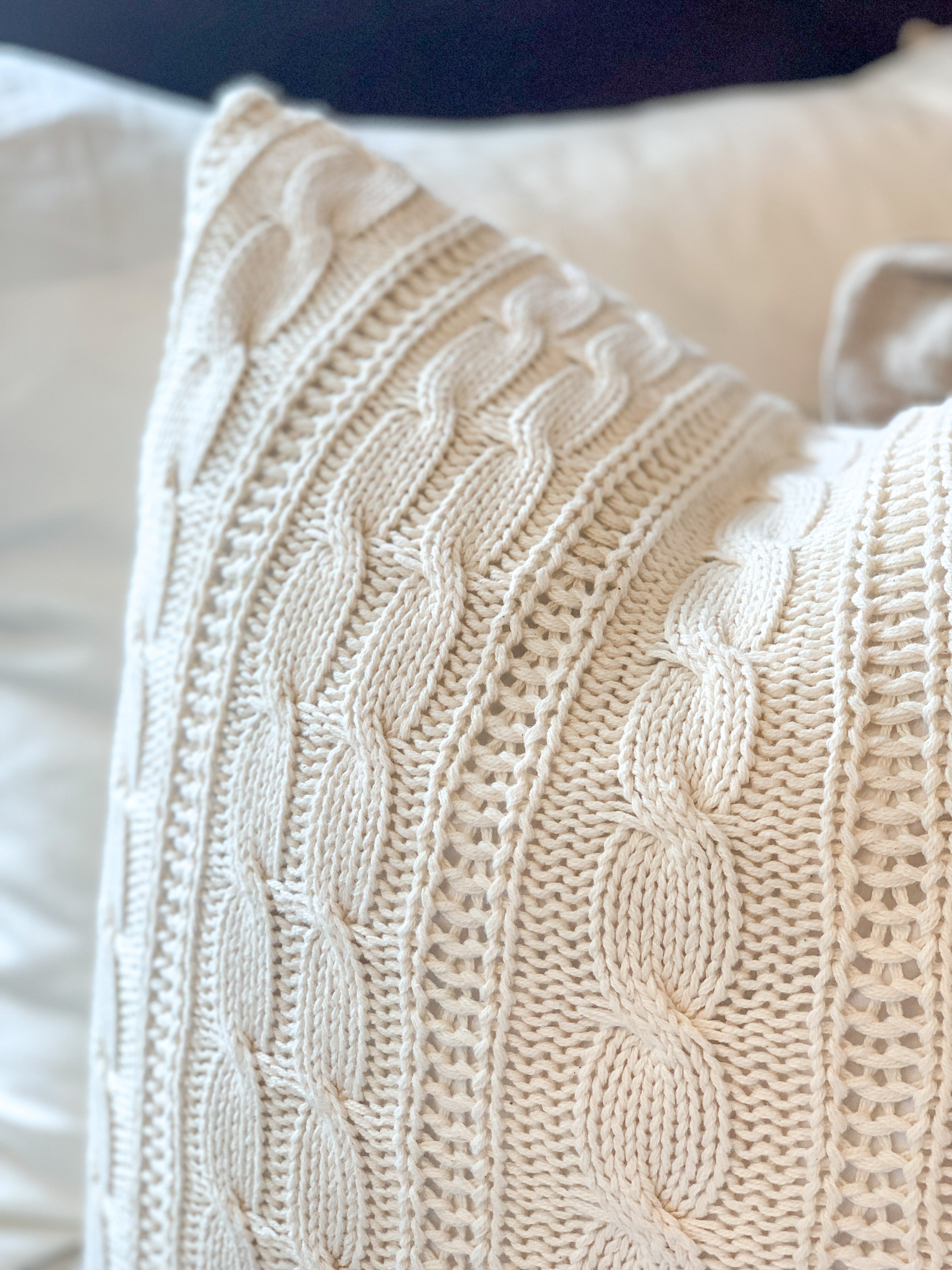 Cozy Cable Knit Pillow - Soft Handmade Knitted Throw Pillow Cover for Couch, Bed, Sofa - Perfect for Living Room, Bedroom & Home Decor