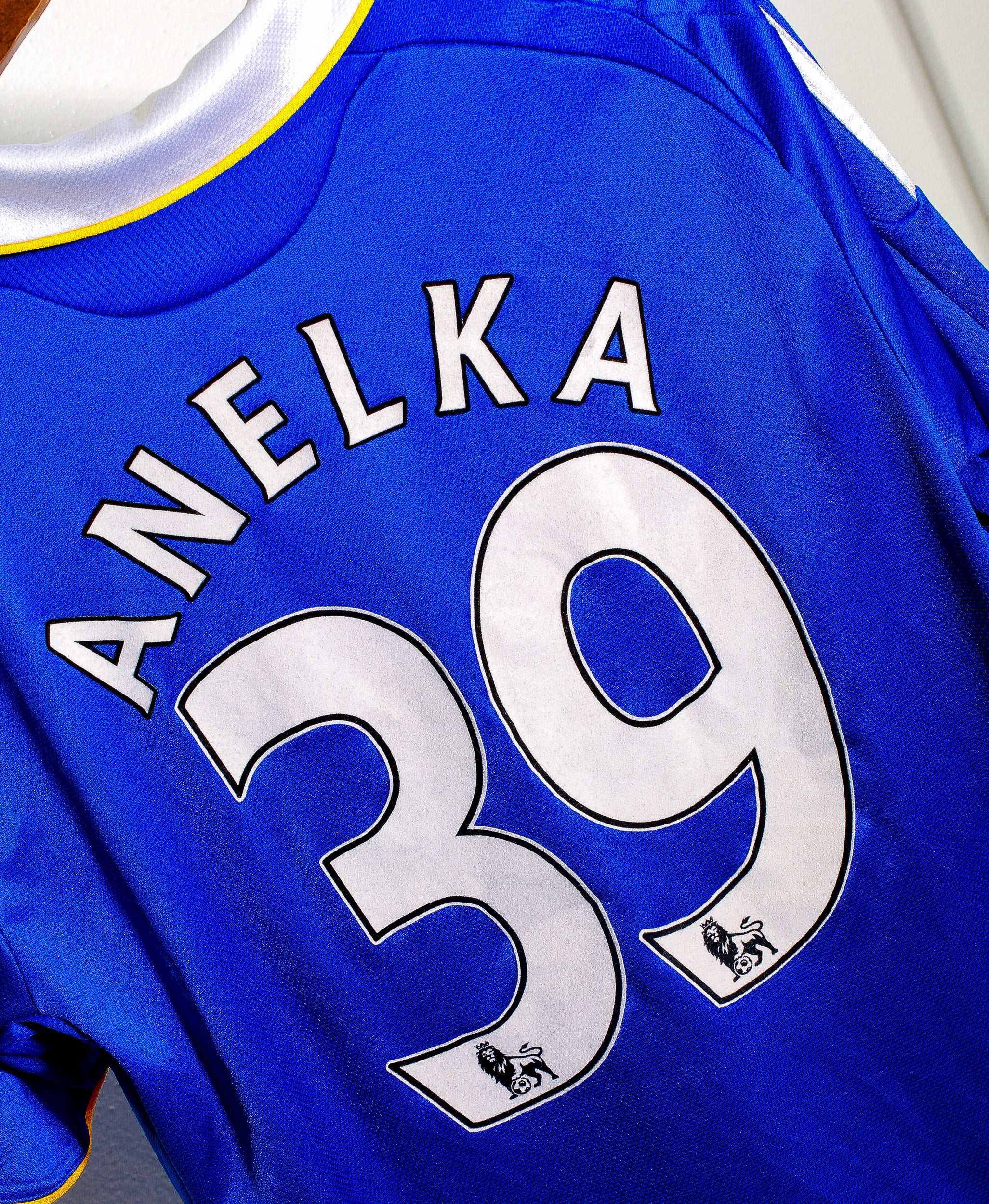 2009 Chelsea FC Home Jersey #39 Anelka - Authentic Replica Soccer Shirt (Size L) - Perfect for Matchdays, Fan Events & Collectibles
