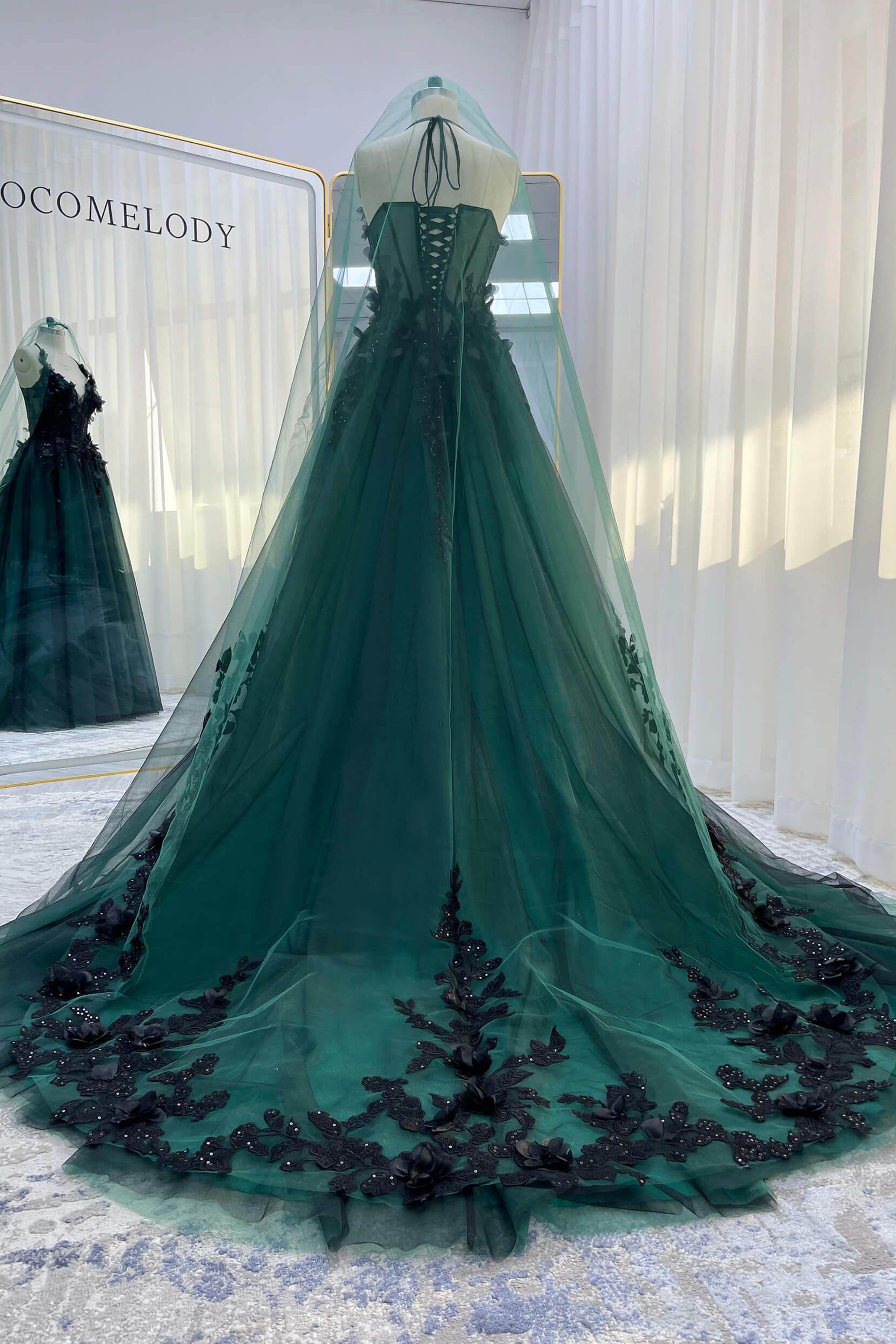 Elegant One-Tier Lace Edge Tulle Wedding Veil with Floral Appliques CV0400 - Perfect for Bridal Ceremonies, Chapel Weddings & Formal Occasions