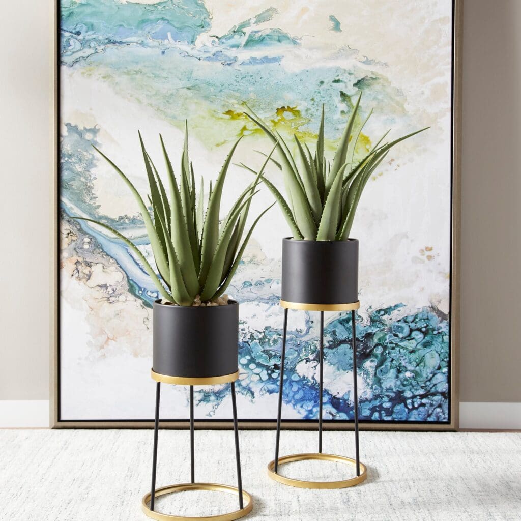 Cyan Design 11039 Liza Planter - Large Gold and Black Ceramic Flower Pot for Indoor Plants | Home Decor, Living Room, Office, Patio