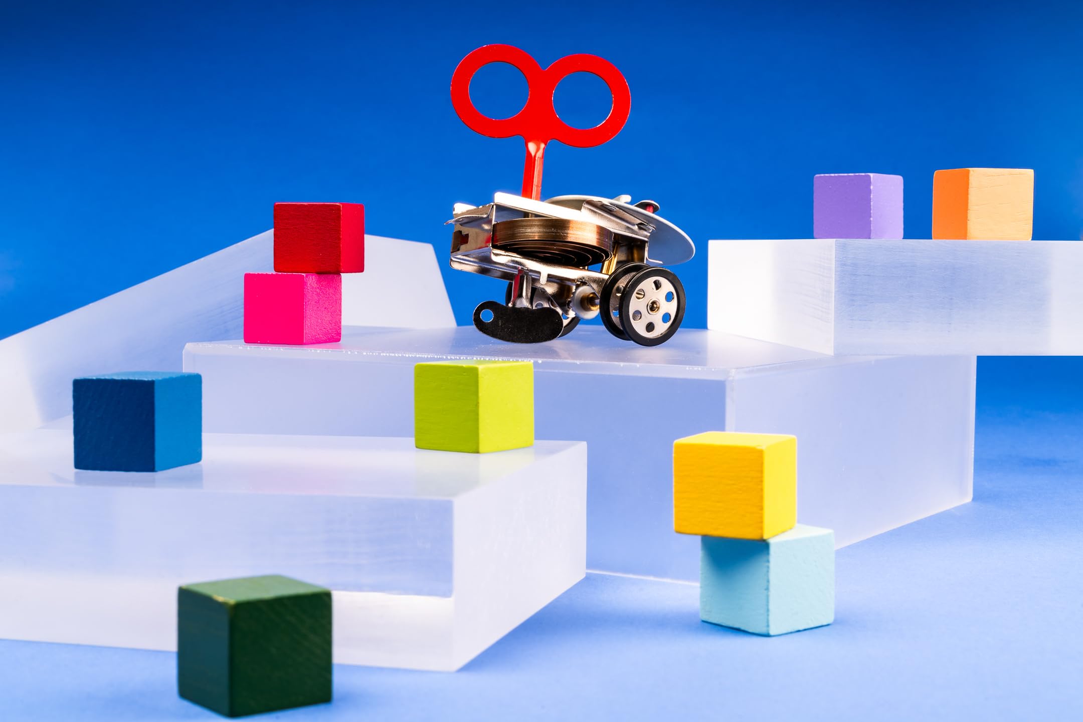 Kikkerland Sparklz Wind Up Gear Box - Fun Mechanical Toy for Kids & Adults, STEM Educational Gift for Birthday & Christmas - Perfect for Home, Office, and Party Decorations