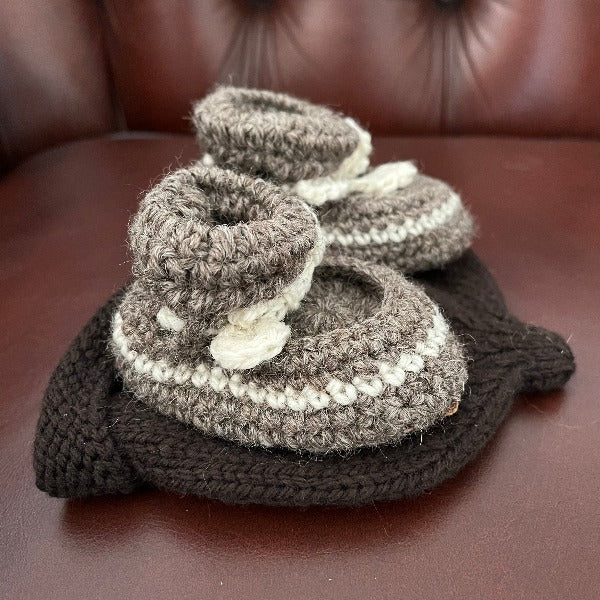 Crochet Baby Booties & Beanie Set - Handmade Knit Newborn Hat & Shoes Gift Set for Boys Girls - Perfect for Photography, Christening & Winter Outfits
