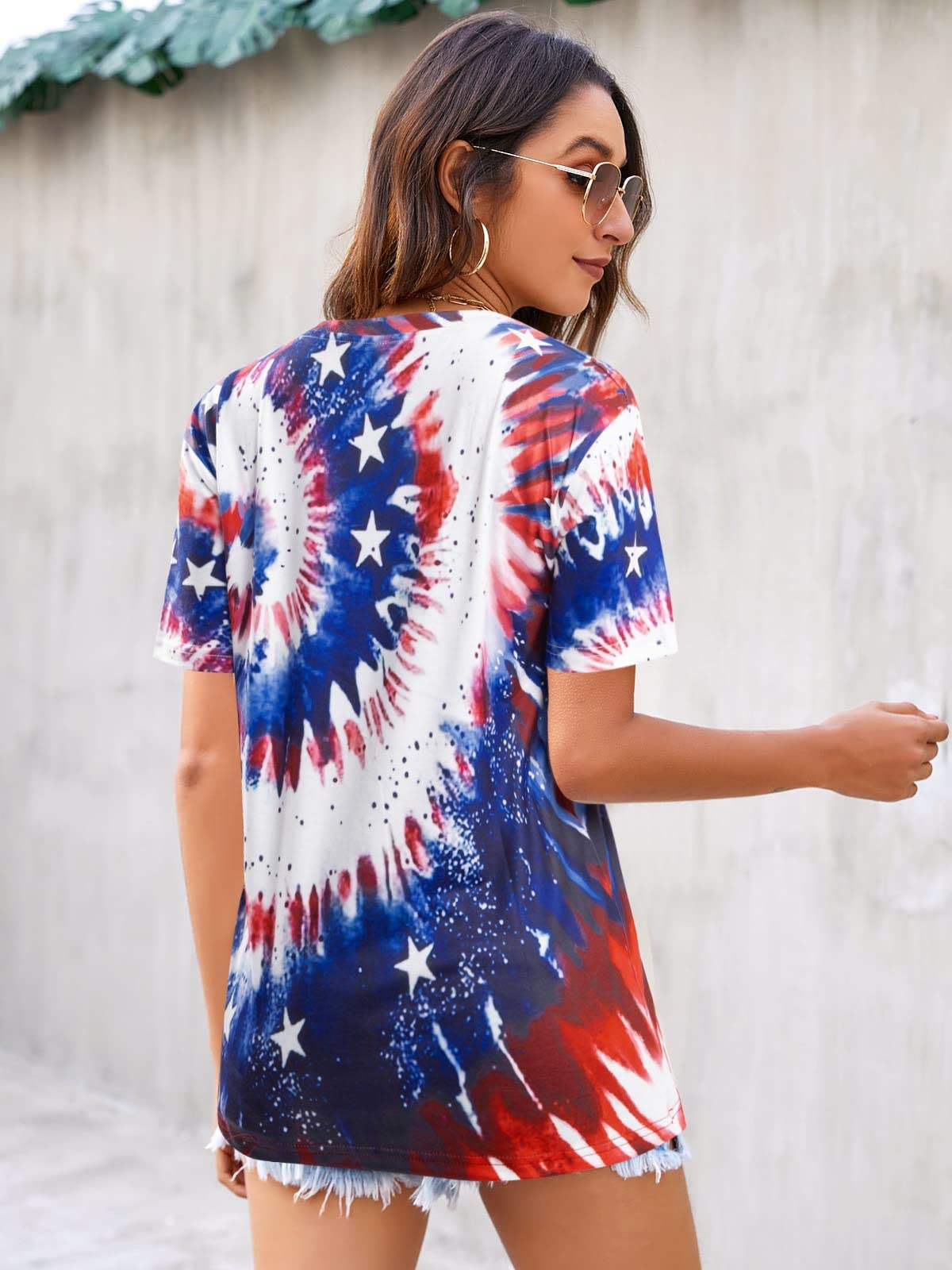 QLIPIN American Flag Tie Dye Shirt for Women - Patriotic 4th of July T-Shirt, Red White & Blue USA Flag Star Stripe Tee - Perfect for Independence Day Celebrations, Summer BBQ Parties & Patriotic Events