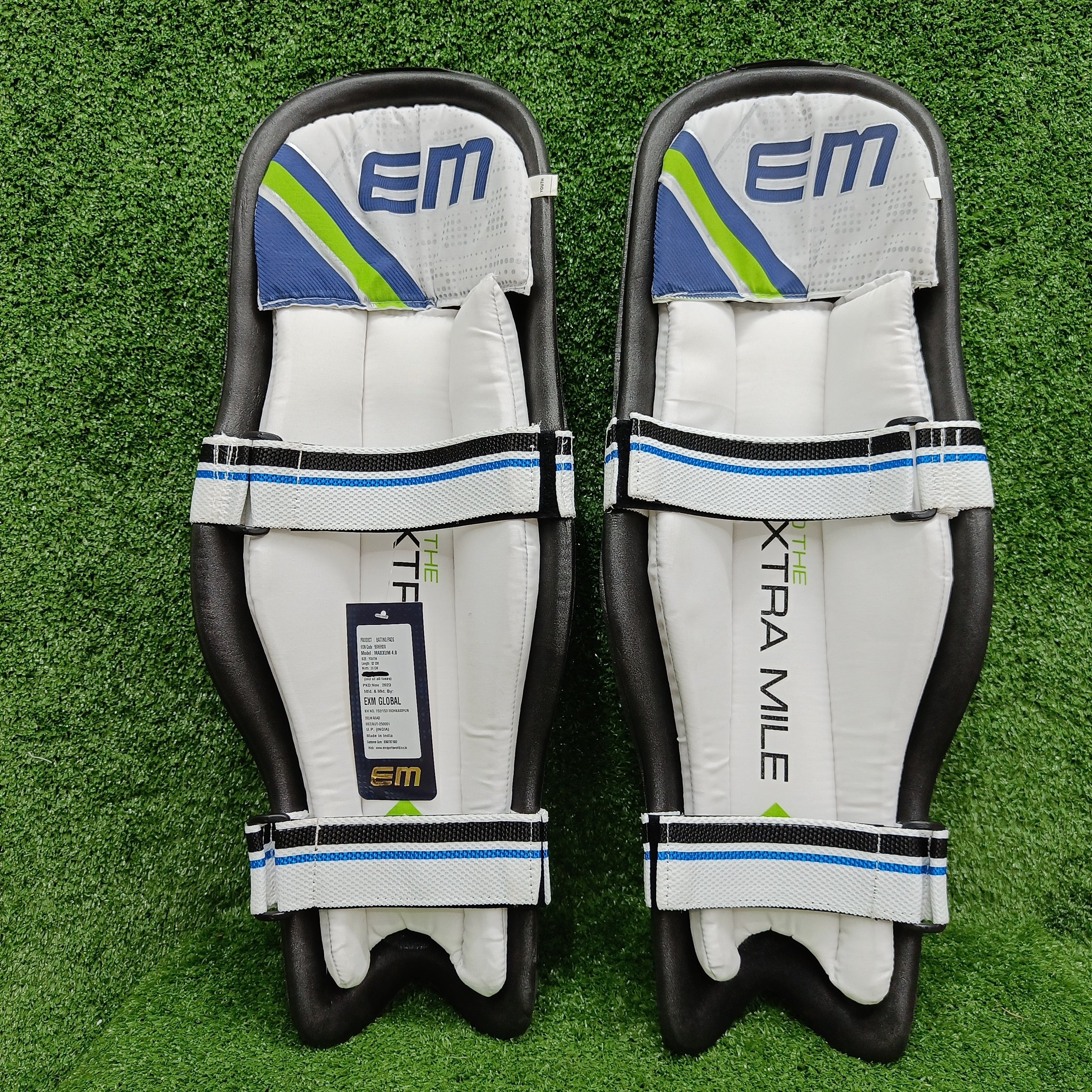 EM Maxxum 4.0 Adult Cricket Batting Pads - Lightweight Protective Leg Guards for Cricket Players - Perfect for Practice & Competitive Matches