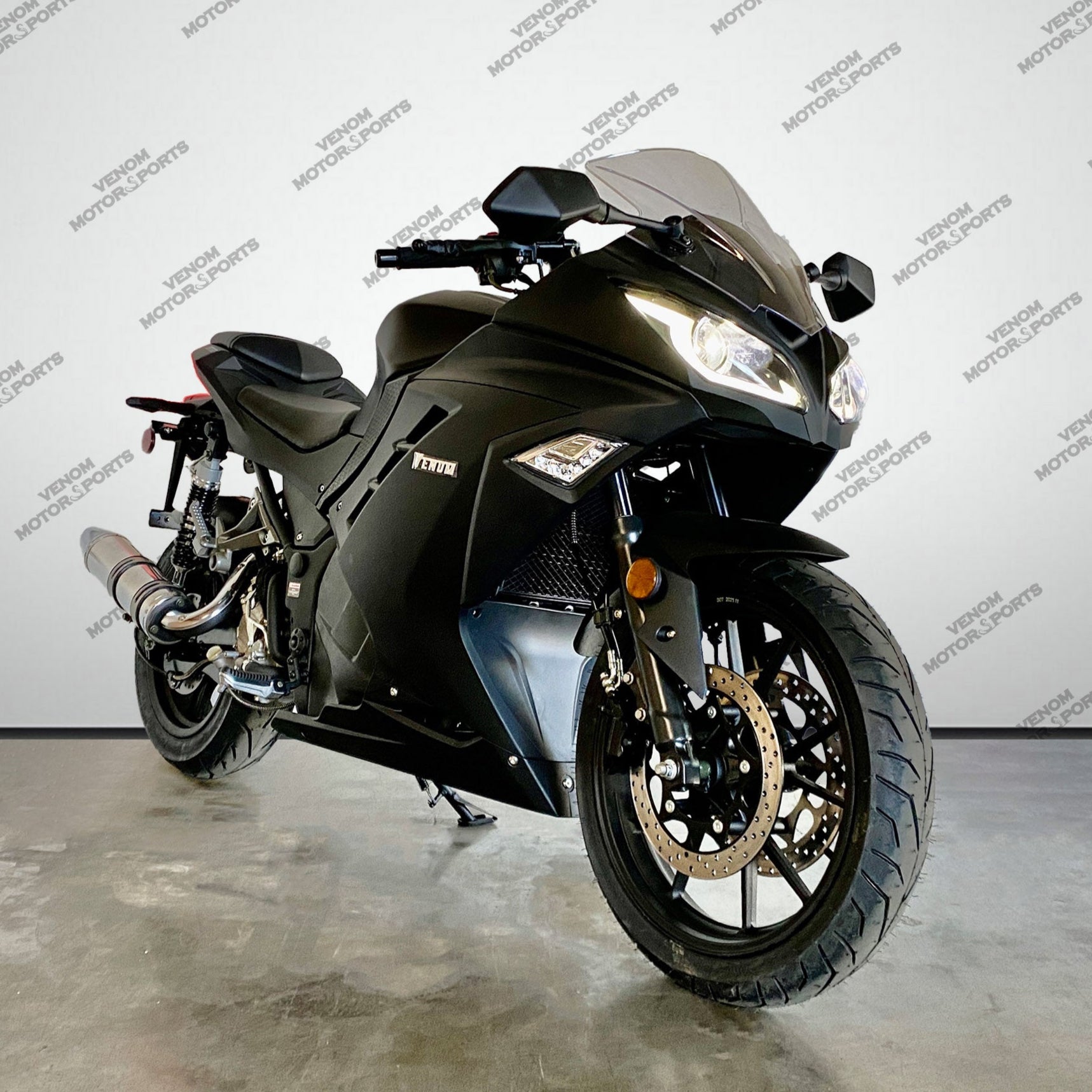 Venom X22GT 250cc Sport Motorcycle - Ninja Style Automatic Transmission Bike for Street Racing & Commuting