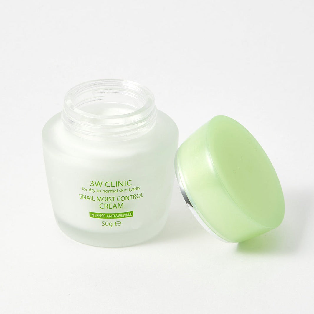 3W CLINIC Snail Moisture Control Cream 50g - Hydrating & Anti-Aging Face Moisturizer for Dry Skin - Perfect for Daily Skincare Routine & Night Care
