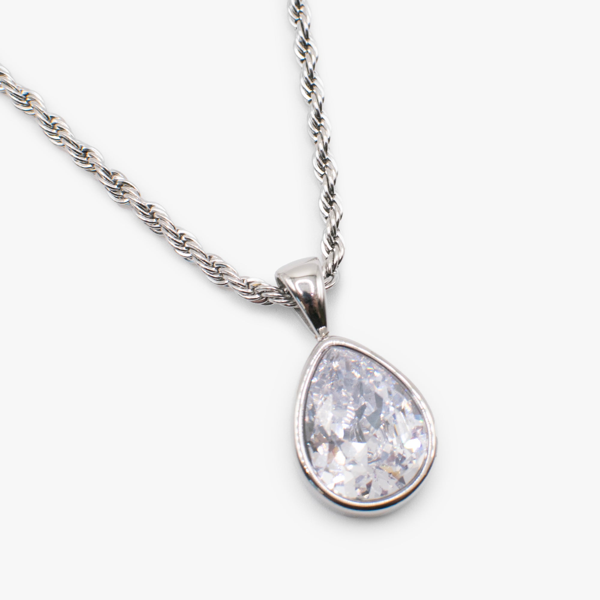 Elegant Crystal Teardrop Pendant Necklace for Women - Dainty Jewelry Gift for Birthday, Anniversary & Valentine's Day - Perfect for Weddings, Parties & Everyday Wear