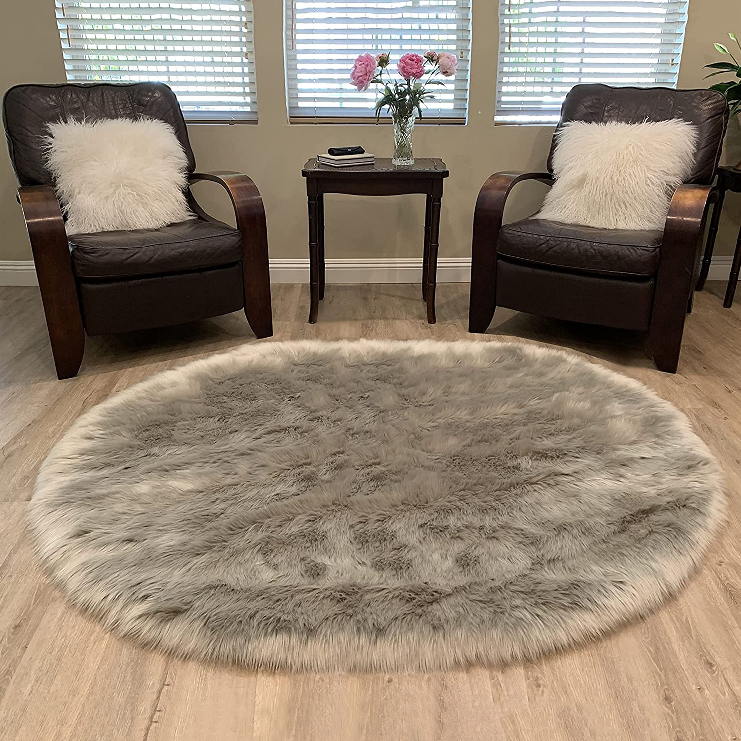 Premium Faux Sheepskin Fur Rug - Ultra Soft Fluffy Shaggy Area Rug for Bedroom, Living Room & Nursery | Non-Slip Home Decor Accent Carpet - Perfect for Cozy Floor Seating, Reading Nooks & Pet Beds (6x9 Feet, Grey)