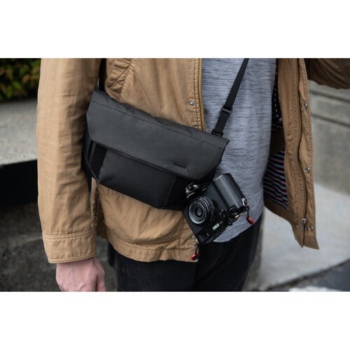 Peak Design Travel Shoe Pouch - Waterproof & Durable Charcoal Gray Shoe Bag for Sneakers, Gym Shoes & Travel Accessories - Perfect for Gym, Travel & Outdoor Adventures