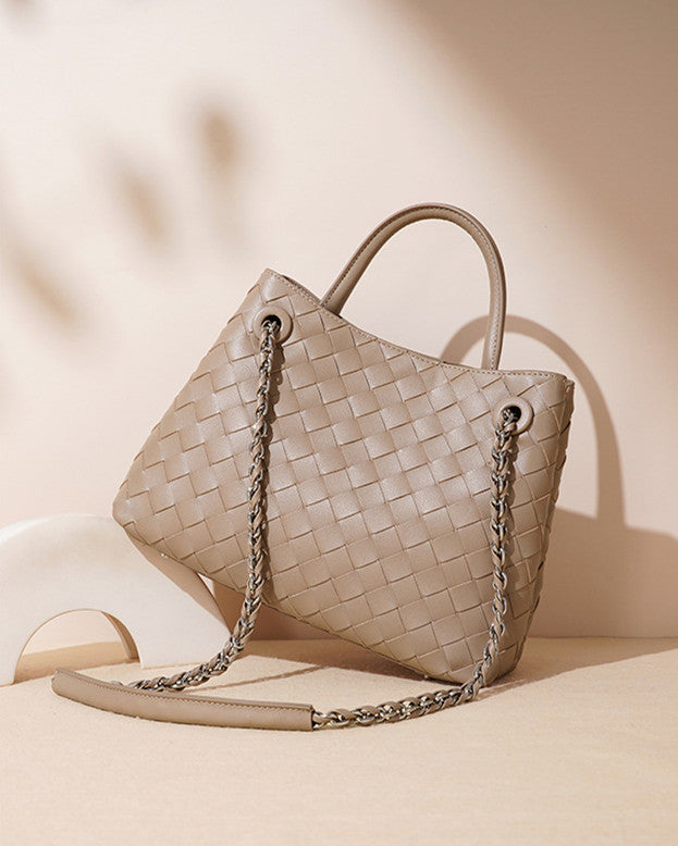 Stylish Woven Leather Crossbody Chain Bag for Women - Trendy Handbag Purse with Adjustable Strap - Perfect for Parties, Dating & Daily Use