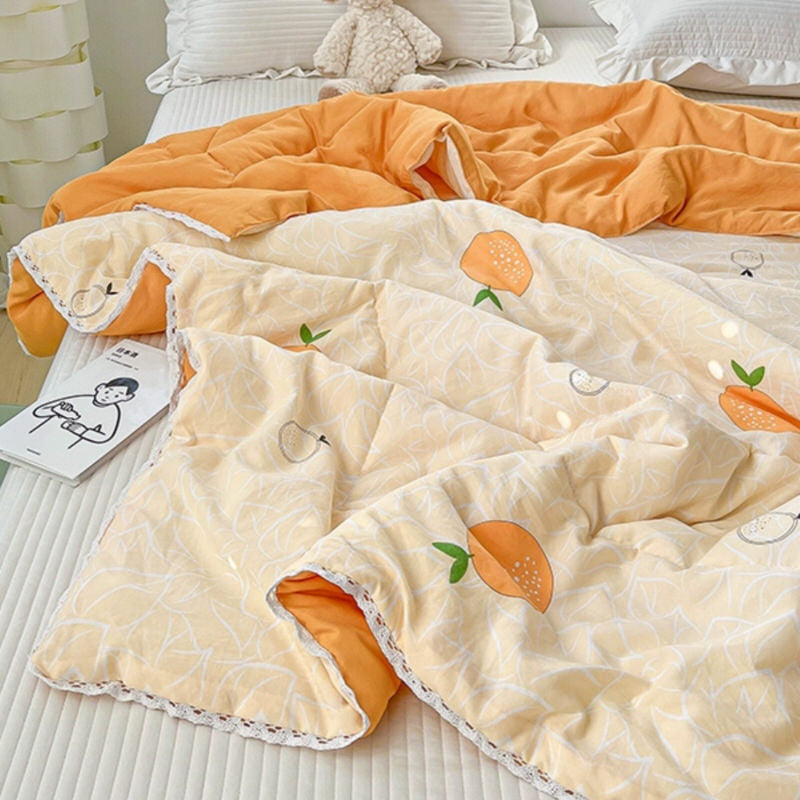 Adorable Cartoon Orange Print Quilt - Soft & Cozy Bedding for Kids Room, Nursery Decor, Dorm Essentials - Perfect for Winter Nights, Sleepovers & Cozy Home Decor
