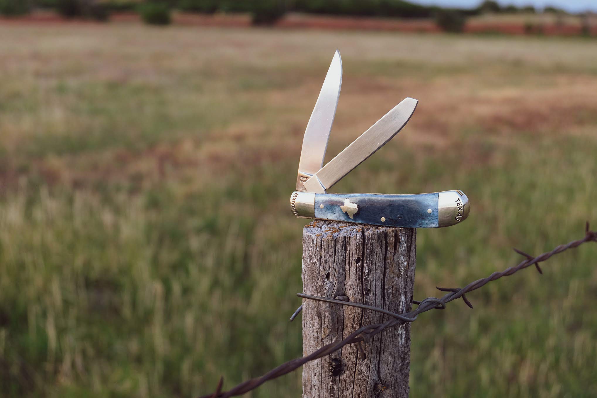Moore Maker Inc Texas Star Trapper Knife - Premium Stainless Steel Pocket Knife for Hunting, Camping & Outdoor Adventures - Perfect Gift for Outdoorsmen & Collectors