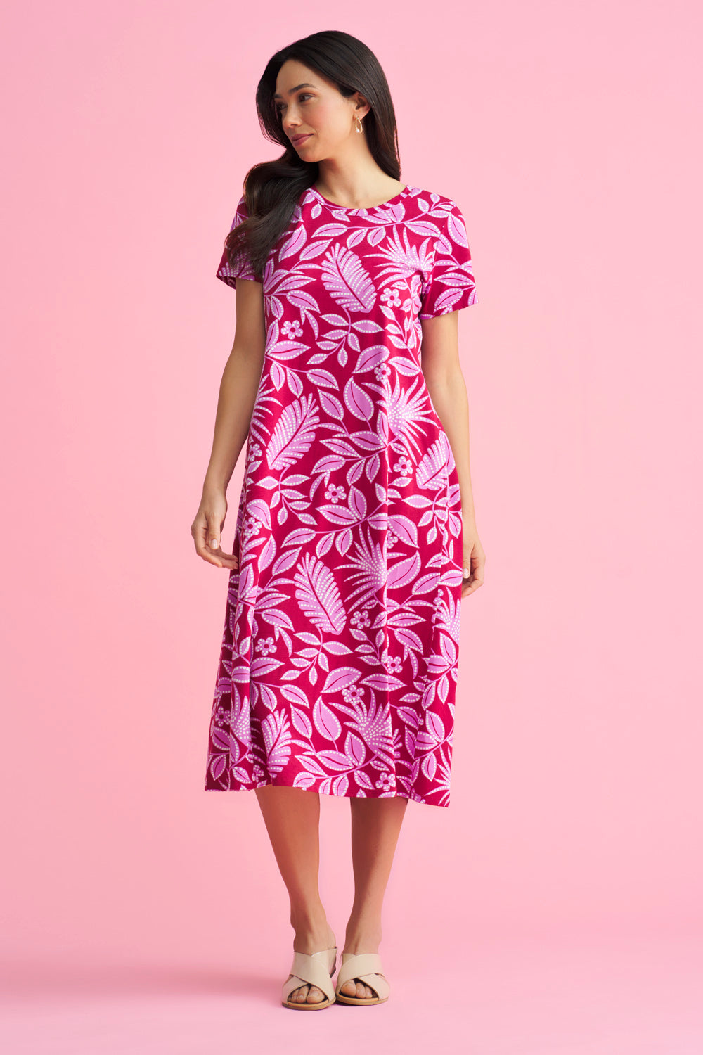 Stylish Cotton Midi T-Shirt Dress with Holiday Batik Print - Perfect for Summer Vacations, Beach Outings, and Casual Weekend Wear