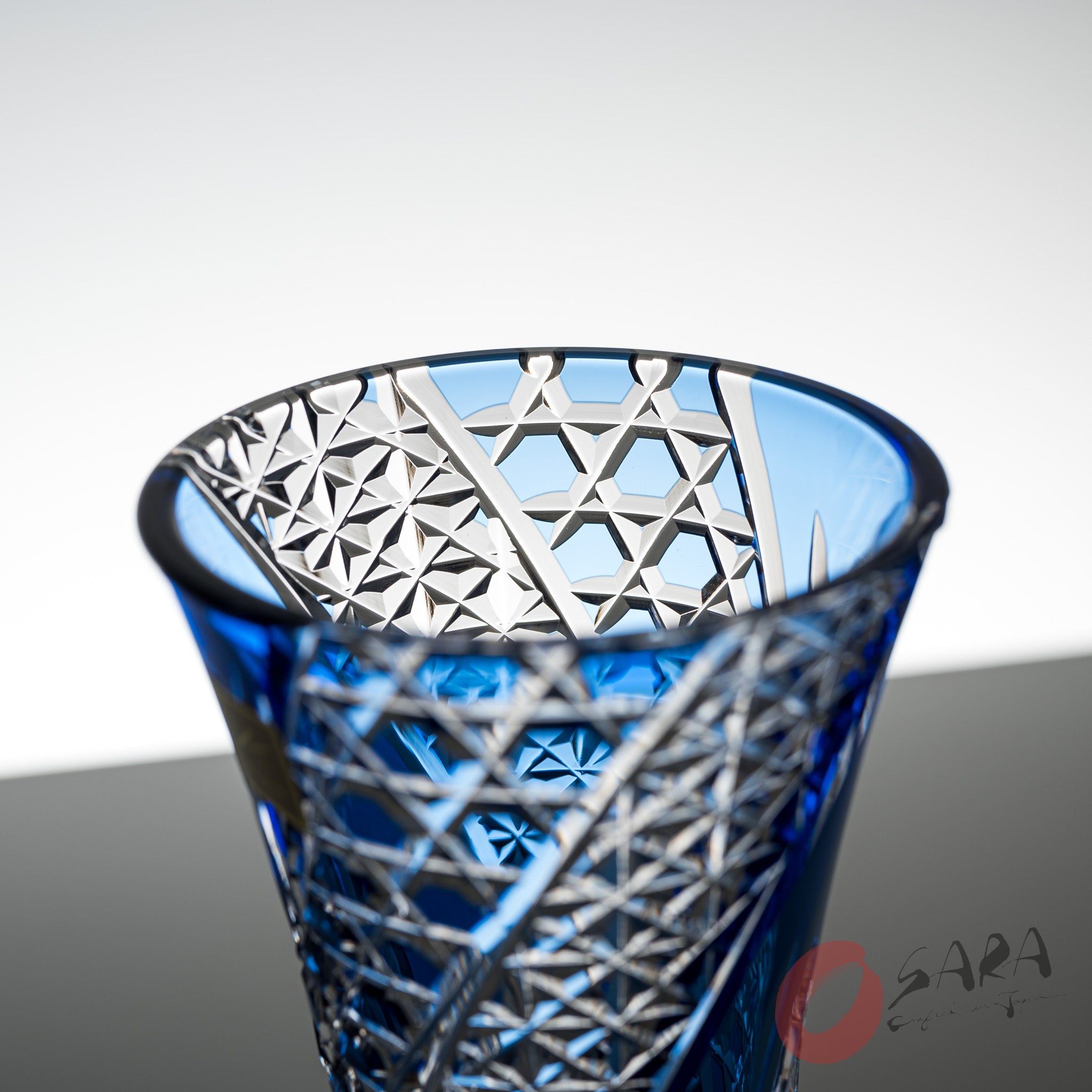 KAGAMI Crystal Edo Kiriko Vase - Handcrafted Japanese Cut Glass Flower Vase with Hemp Leaf Design | Perfect for Home Decor, Wedding Centerpieces & Japanese Tea Ceremony Arrangements