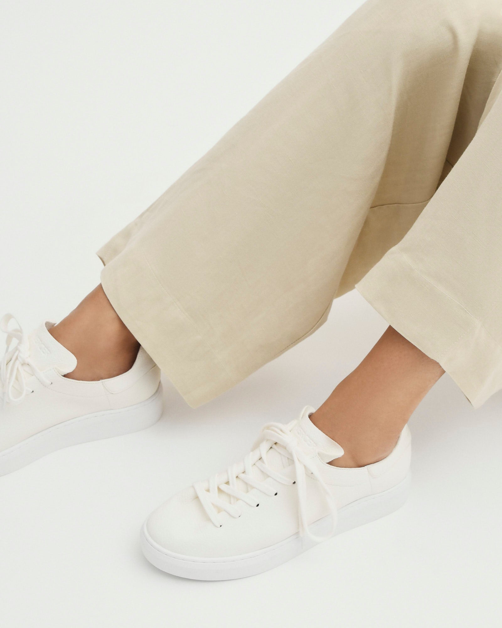 Off-White Leather Heat Sneakers - Stylish & Comfortable Men's & Women's Fashion Shoes for Running, Gym & Casual Wear