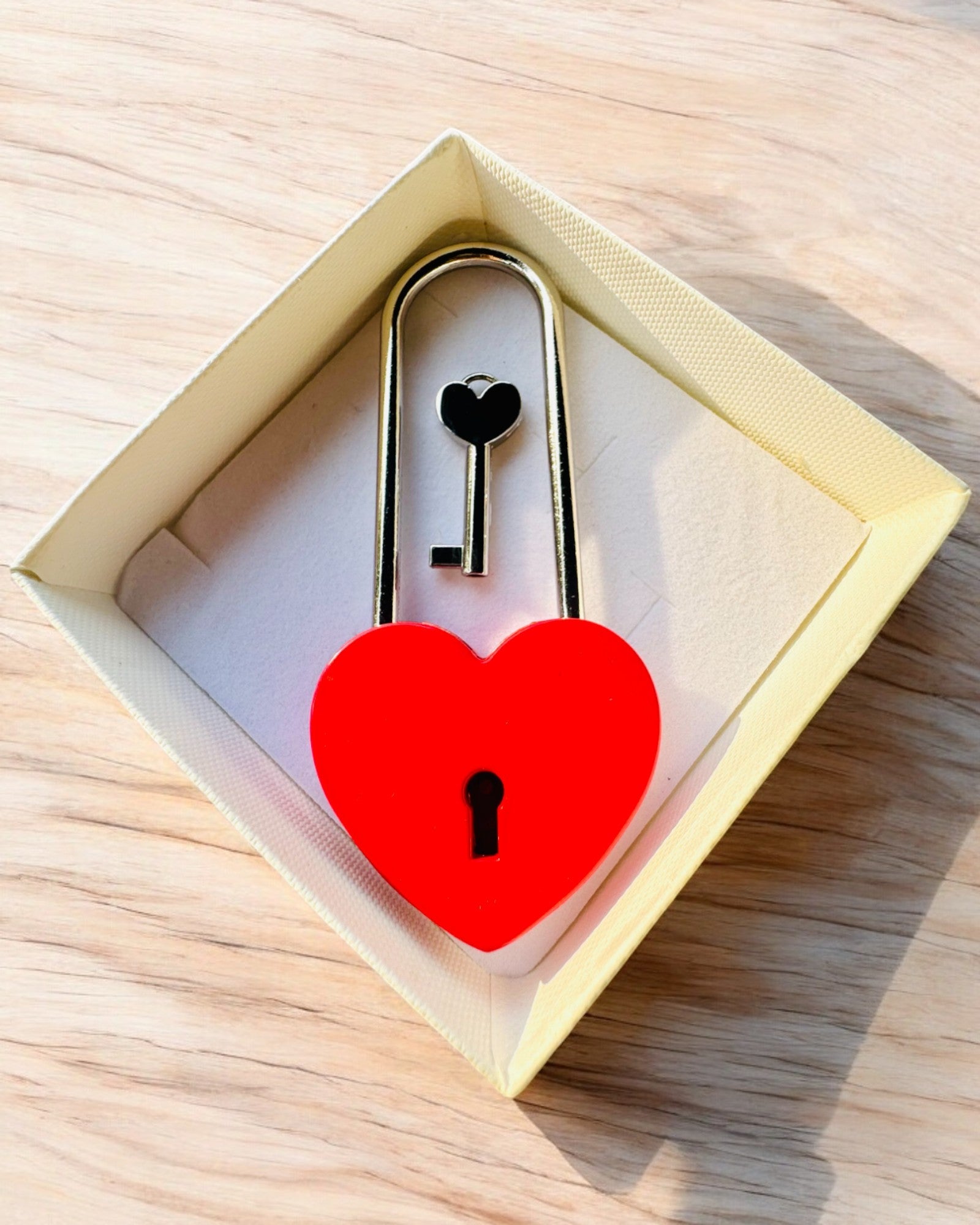 Engravable Magic Love Padlocks - 5 Colors for Couples, Anniversaries & Romantic Gifts - Perfect for Bridges, Parks & Memory Keepsakes