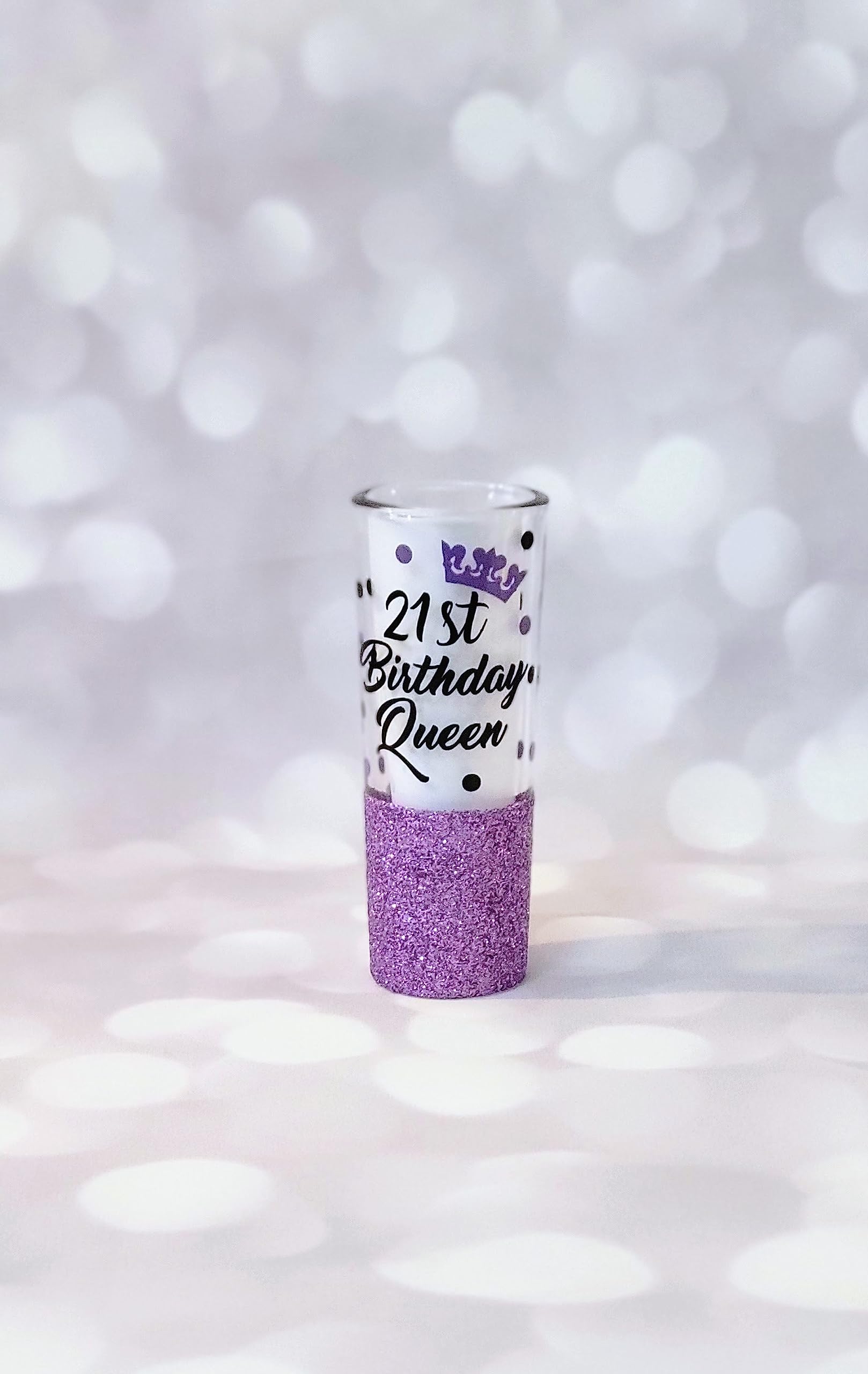 21st Birthday Queen Shot Glass - Purple 1oz Barware for Women's 21st Birthday Party Decorations & Gifts | Perfect for Bachelorette Parties, Girls Night Out & 21st Birthday Celebrations