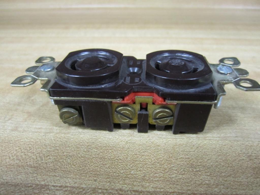 GE GL7580 Duplex Locking Receptacle - 20A 125V Electrical Outlet for Industrial & Commercial Use | Secure Power Connection for Heavy-Duty Equipment & Machinery