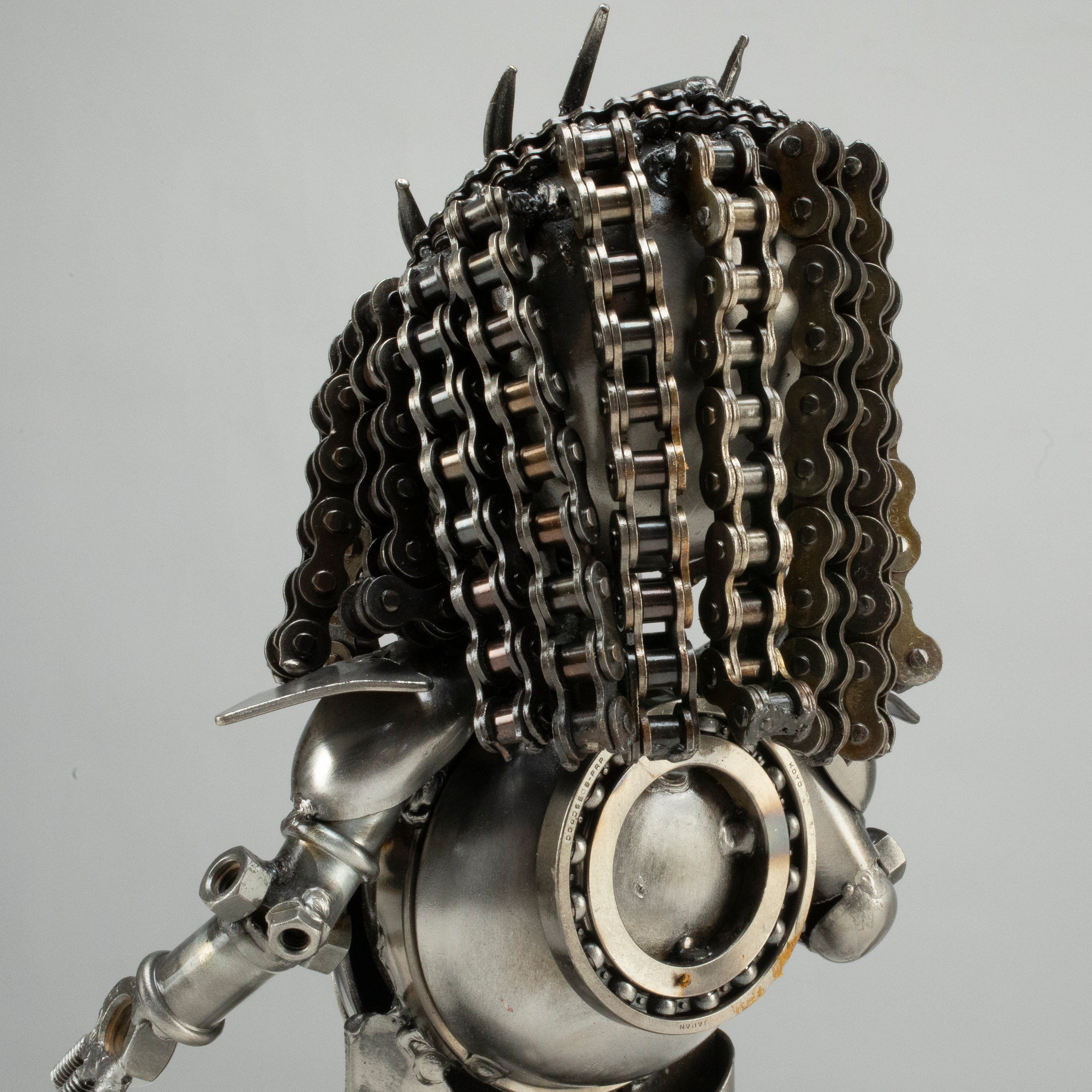 10 Unique Predator-Inspired Recycled Metal Sculptures - Handmade Art for Home & Office Decor - Perfect for Gifts, Collections & Movie Fan Displays