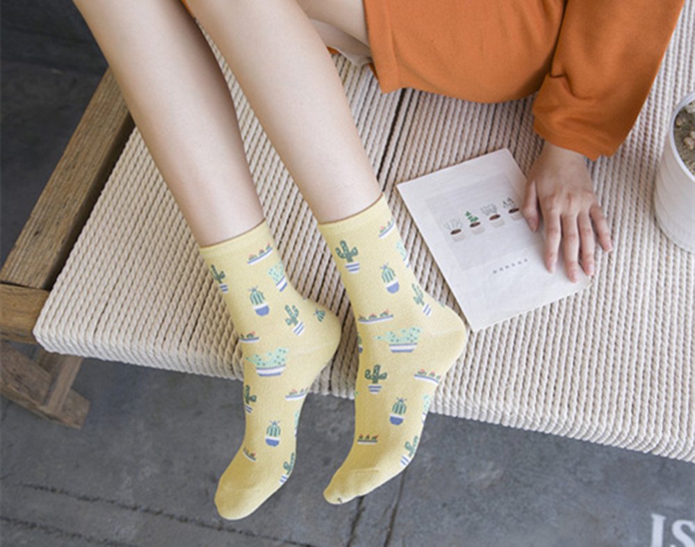 Losa Kute 5 Pairs Cute Patterned Crew Socks for Women - Warm & Comfortable Winter Socks - Perfect for Daily Wear, Gifts, and Cold Weather Outfits