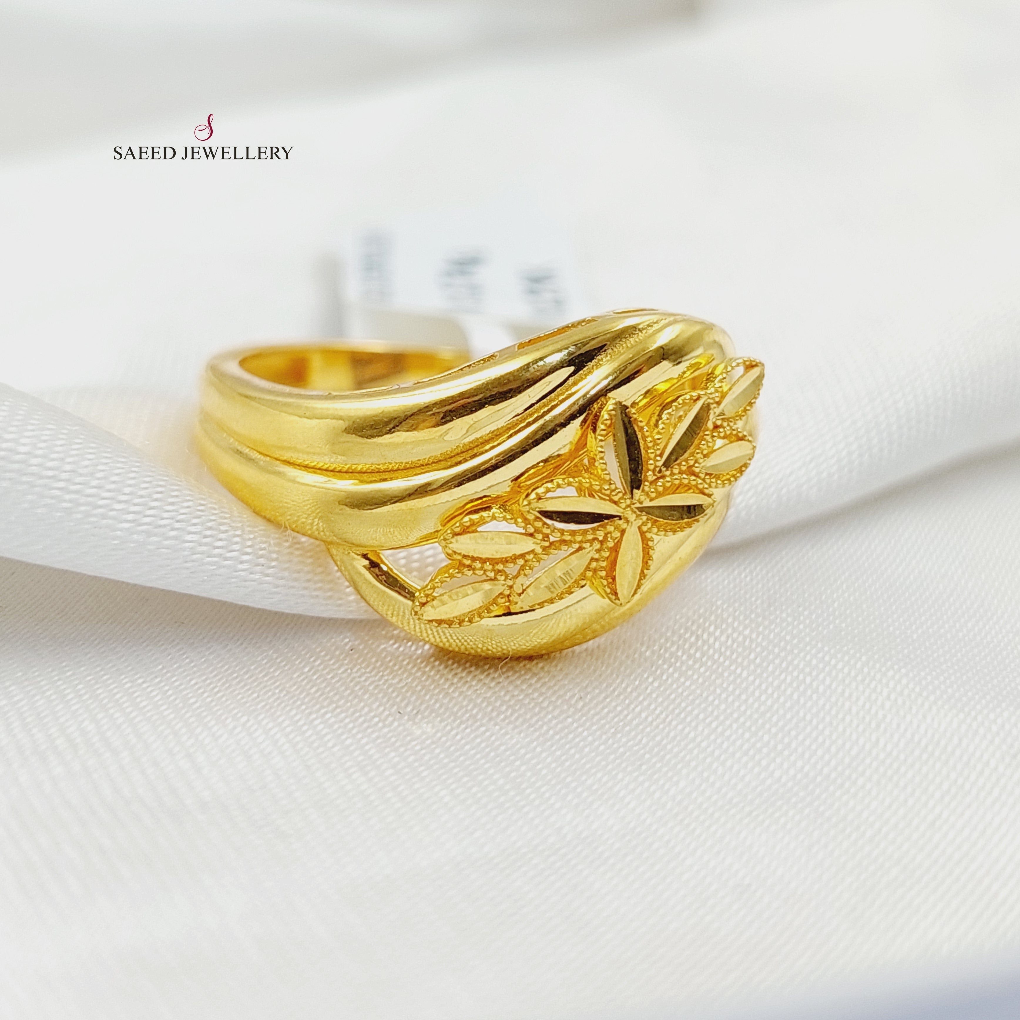 Elegant Gold Plated Leaf Ring for Women - Dainty Nature-Inspired Jewelry Gift for Her - Perfect for Everyday Wear, Date Nights & Special Occasions