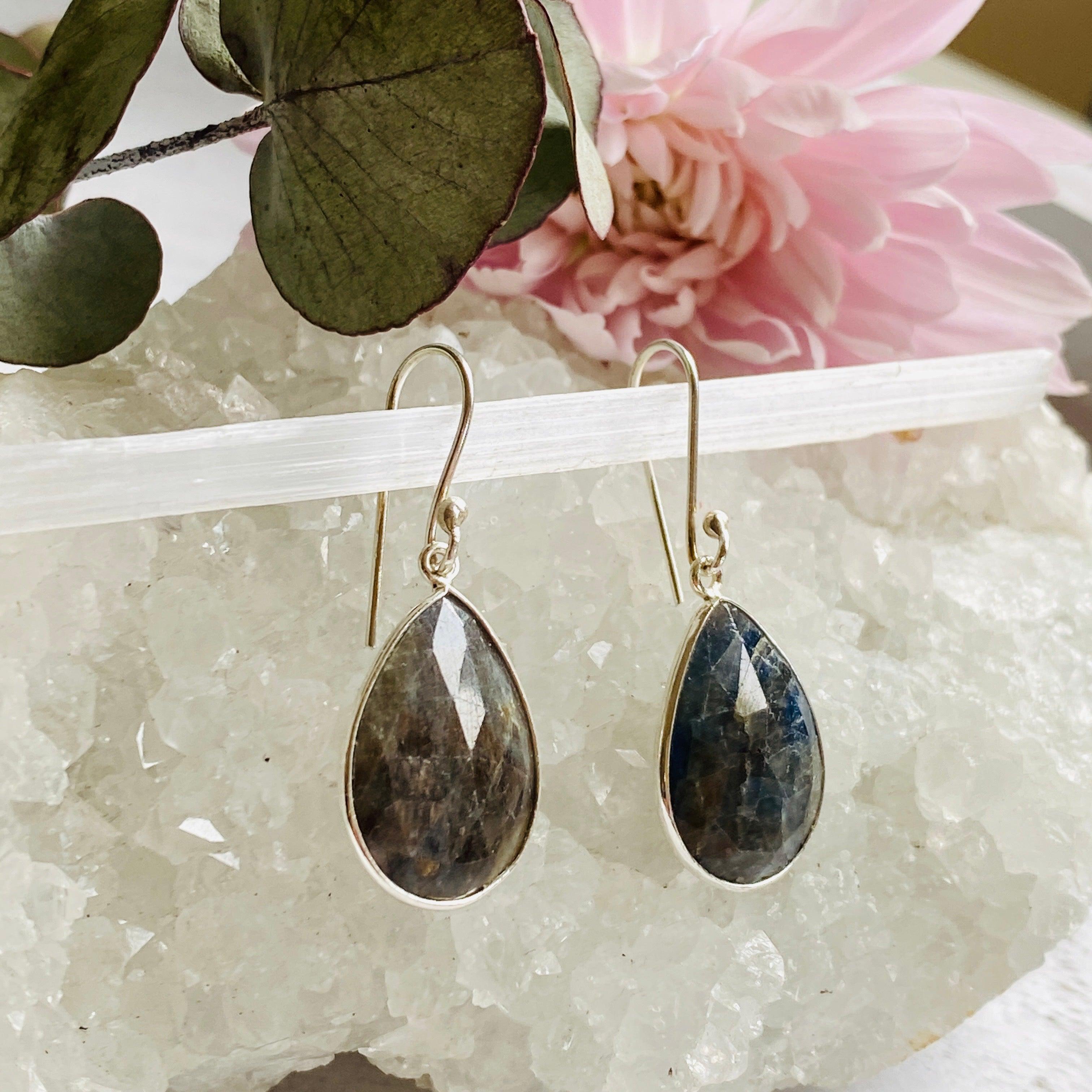 Blue Sapphire Faceted Teardrop Earrings KEGJ1015 - Elegant Dangle Earrings for Women, Perfect for Weddings, Parties & Special Occasions
