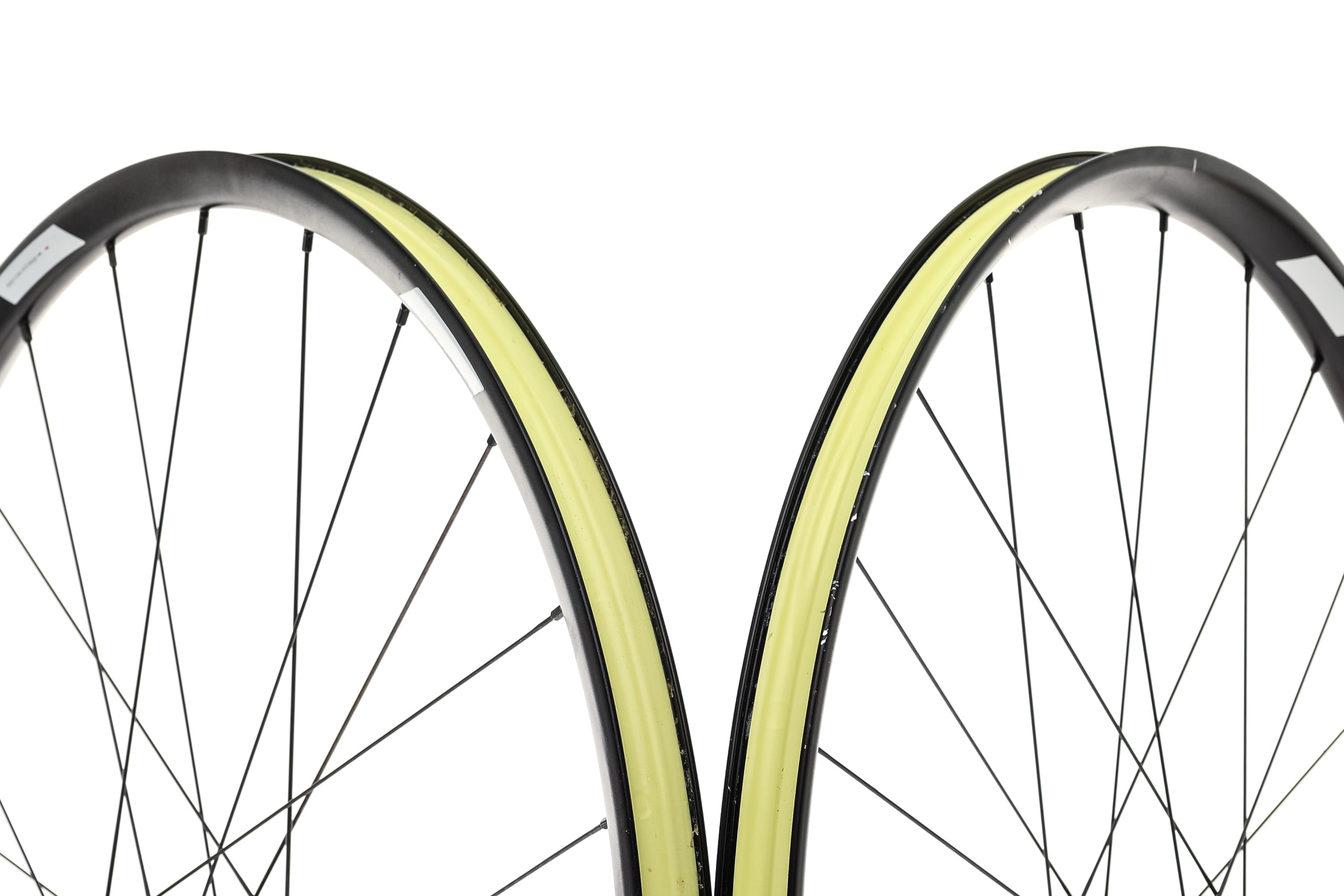 3T Discus Plus C25 Pro Carbon Tubeless 650b Wheelset - Lightweight Road Bike Wheels for Racing & Performance Cycling | Perfect for Road Racing, Endurance Rides & Competitive Cyclists