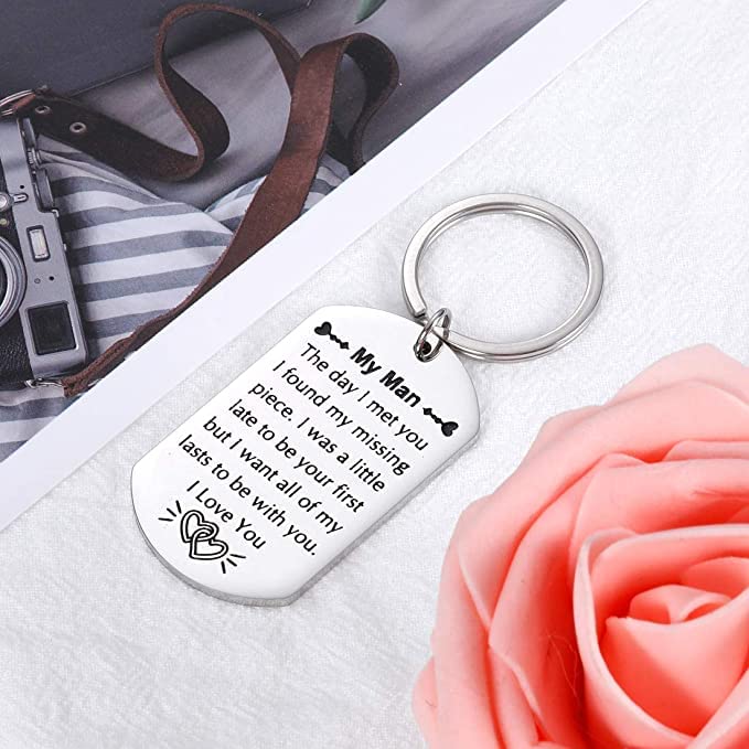Personalized Husband Keychain - Anniversary, Valentine's Day & Wedding Gift for Him - Engraved Romantic Present from Wife/Girlfriend - Perfect for Birthday, Christmas & Special Occasions - Show Your Love with This Thoughtful Men's Gift