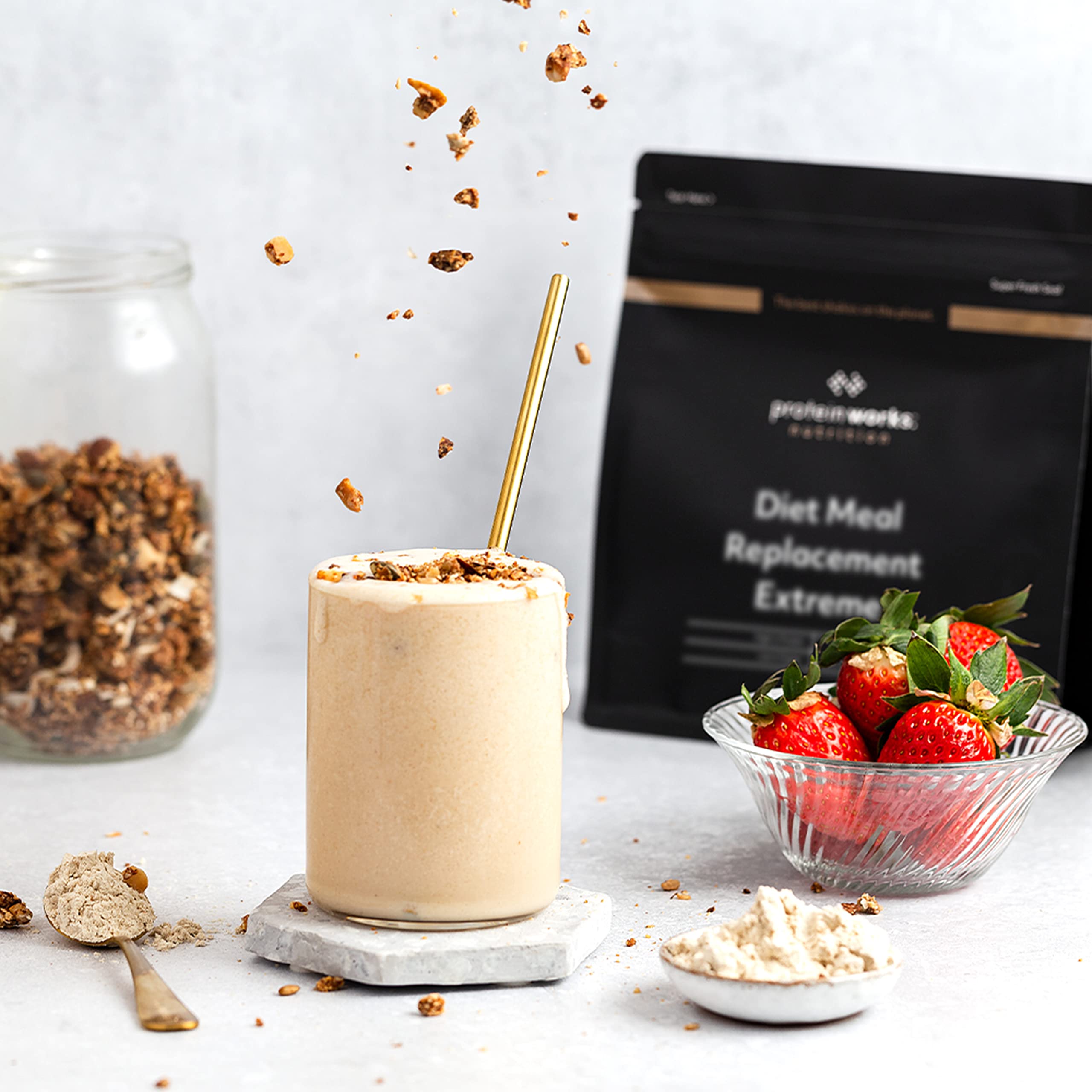 Protein Works - Extreme Diet Meal Replacement Shake | 200 Calorie High Protein Powder for Weight Loss | Banana Smooth Sundae Flavor | 16 Servings (1kg) | Perfect for Post-Workout Recovery & Healthy Meal Prep