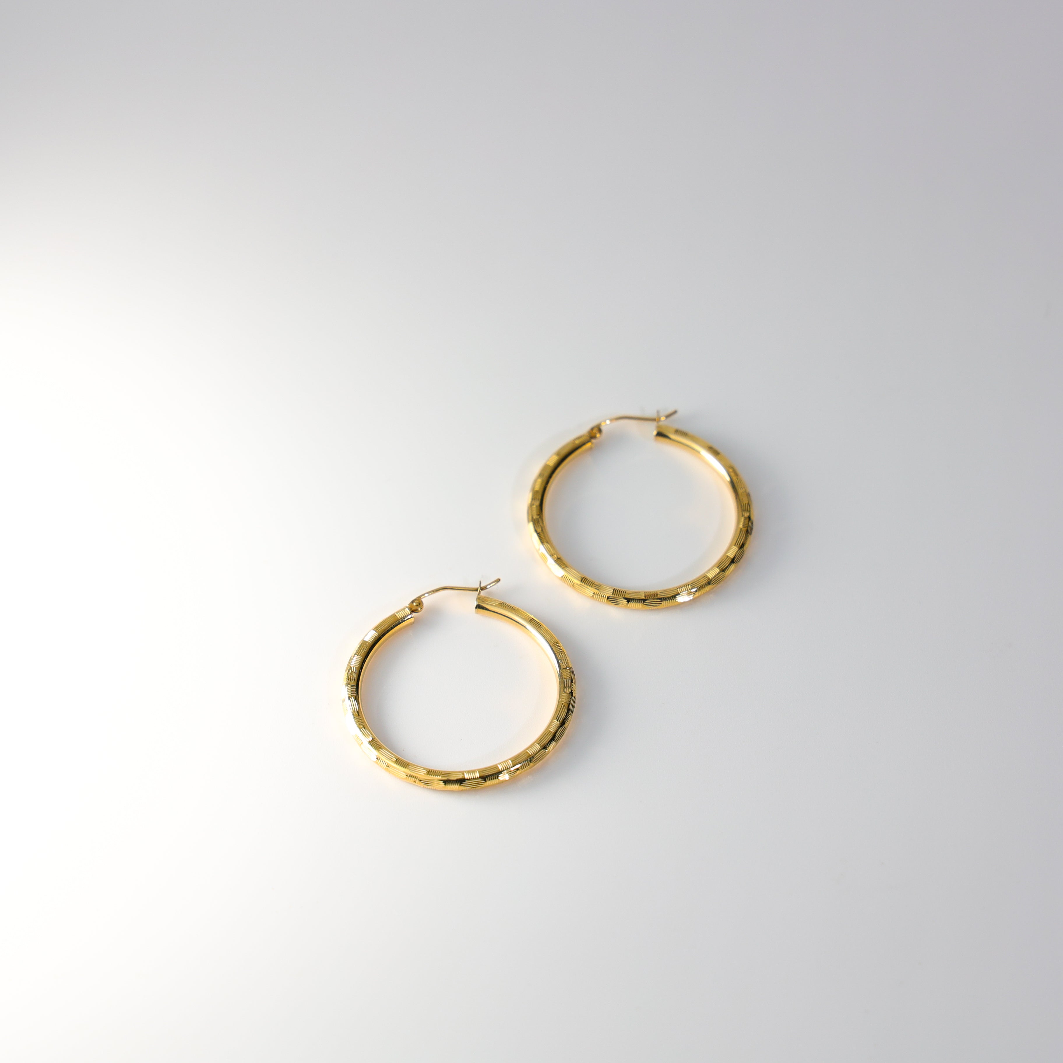 14K Gold Diamond Cut Hoop Earrings 30mm Wide - Classic Dangle Earrings for Women | Perfect for Parties, Weddings & Everyday Elegance (Model 1014)