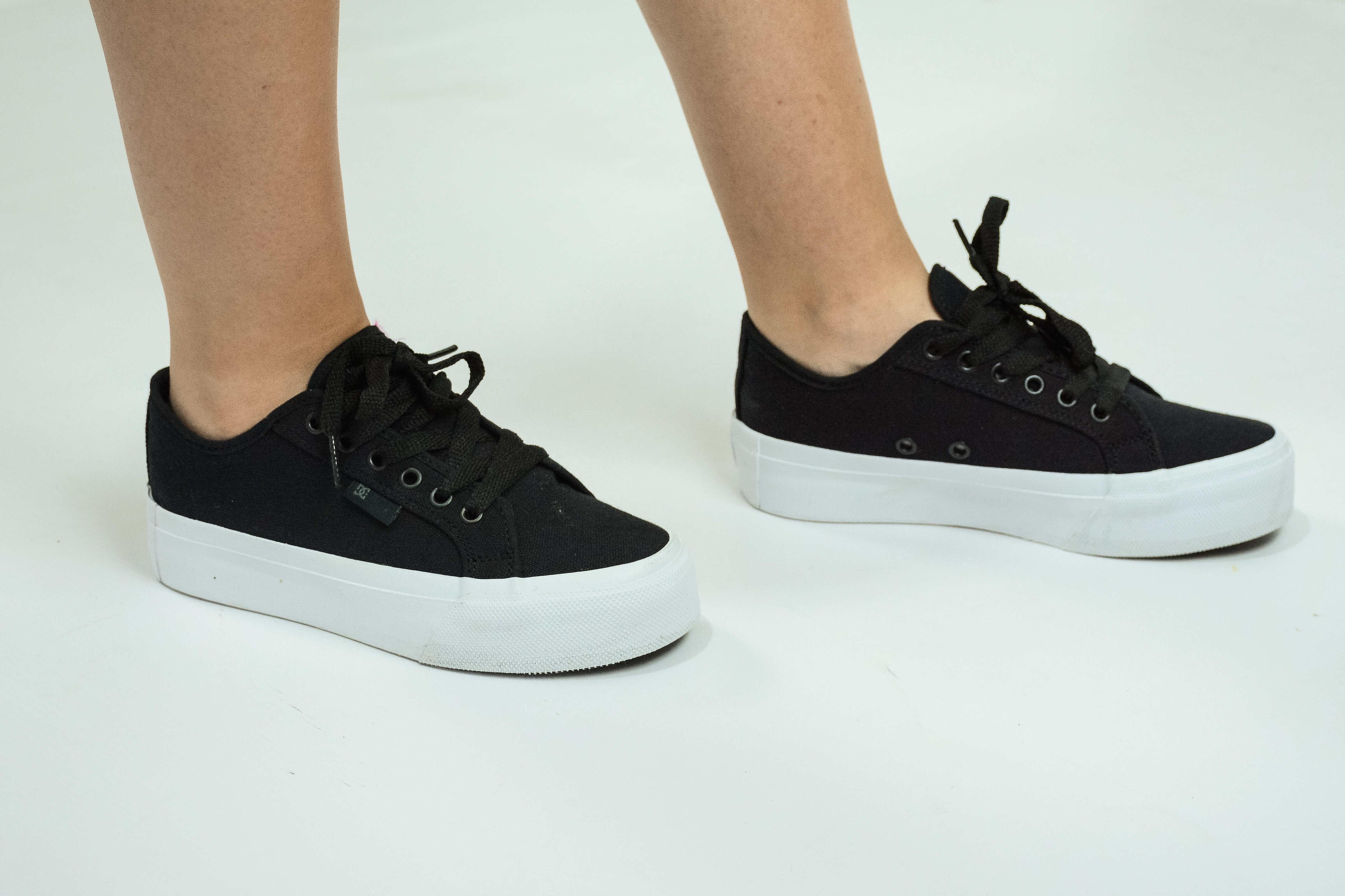 DC Manual TX Skate Shoes - Black & White Platform Sneakers for Men & Women | Perfect for Skateboarding, Streetwear & Casual Fashion