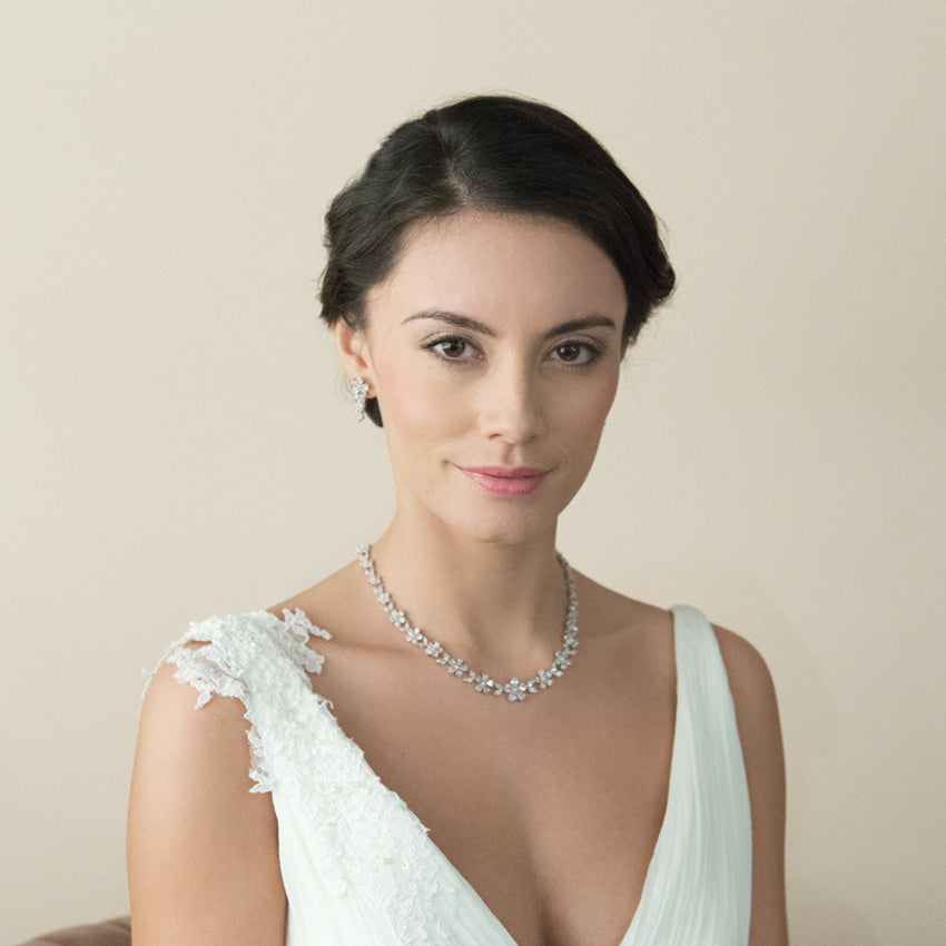 Elegant Cubic Zirconia Flower Necklace for Women - Dainty Floral Pendant Jewelry Gift for Birthday, Anniversary & Valentine's Day