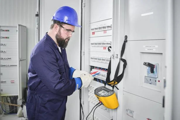 Fluke 1673 FC Multifunction Electrical Tester with TruTest Software - Professional Installation Testing for Electricians & Contractors | Ideal for Commercial & Residential Wiring Safety Checks
