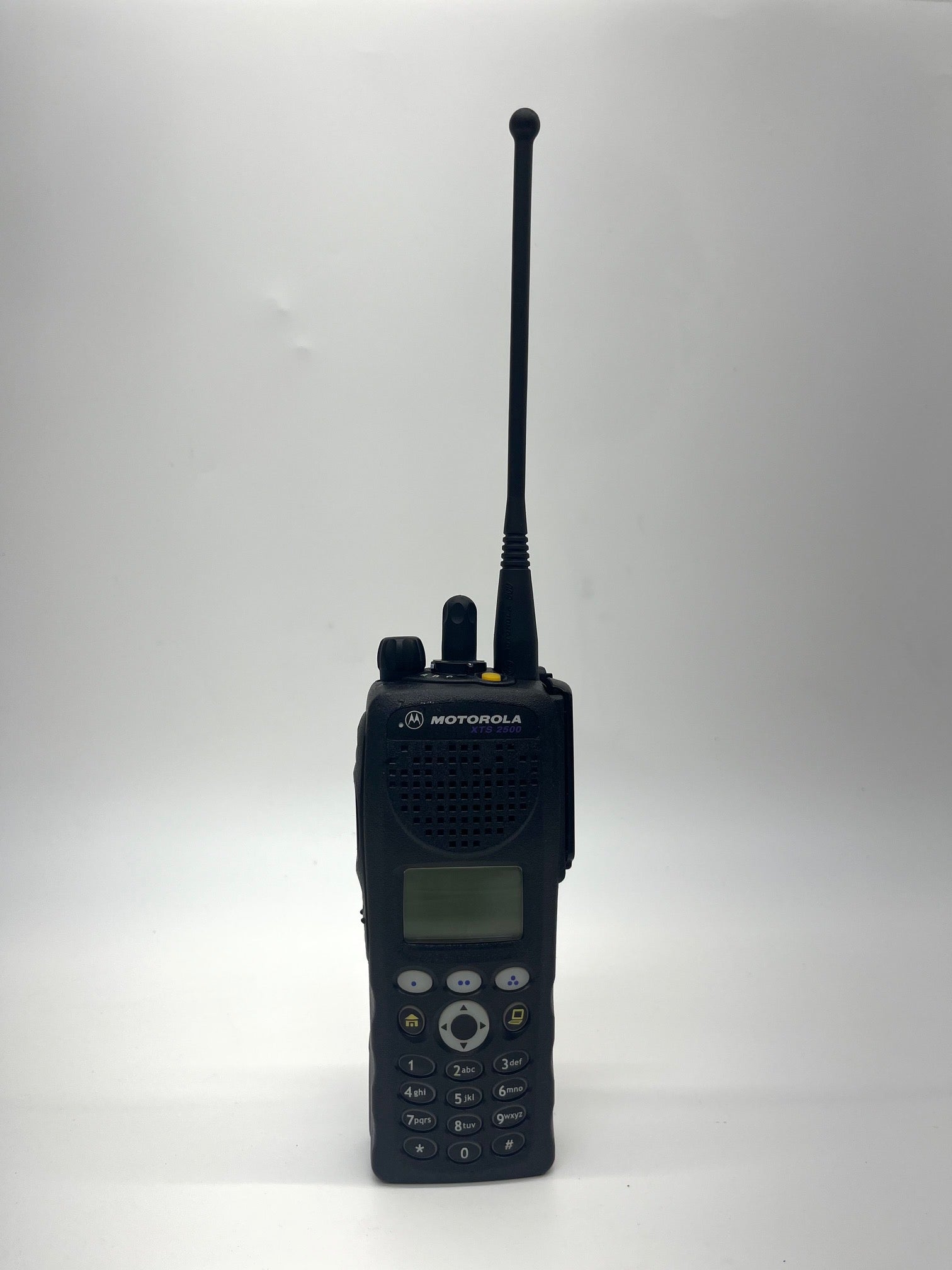 Motorola XTS2500 UHF Two-Way Radio (Model H46QDH9PW7BN BN) with AES Encryption - Portable Communication for Public Safety, Security & Emergency Responders