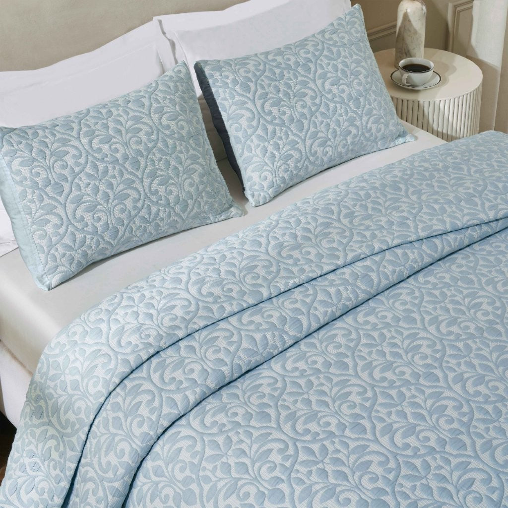 Premium Vineyard Cotton Blend Medium Weight Matelasse Woven Coverlet - Soft Bedspread for All Seasons | Perfect for Guest Rooms, Master Bedrooms & Cozy Home Decor