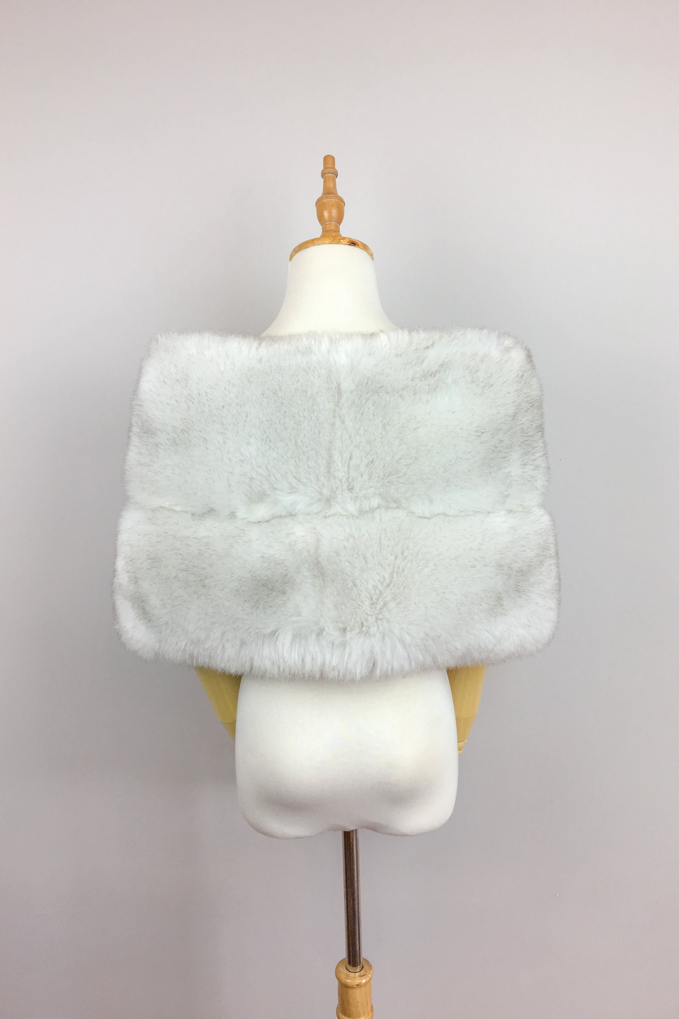 Light Gray / Silver Fur Wrap Scarf - Soft & Luxurious Winter Shawl for Women - Perfect for Cold Weather, Parties & Evening Outings (Penelope LGry07)