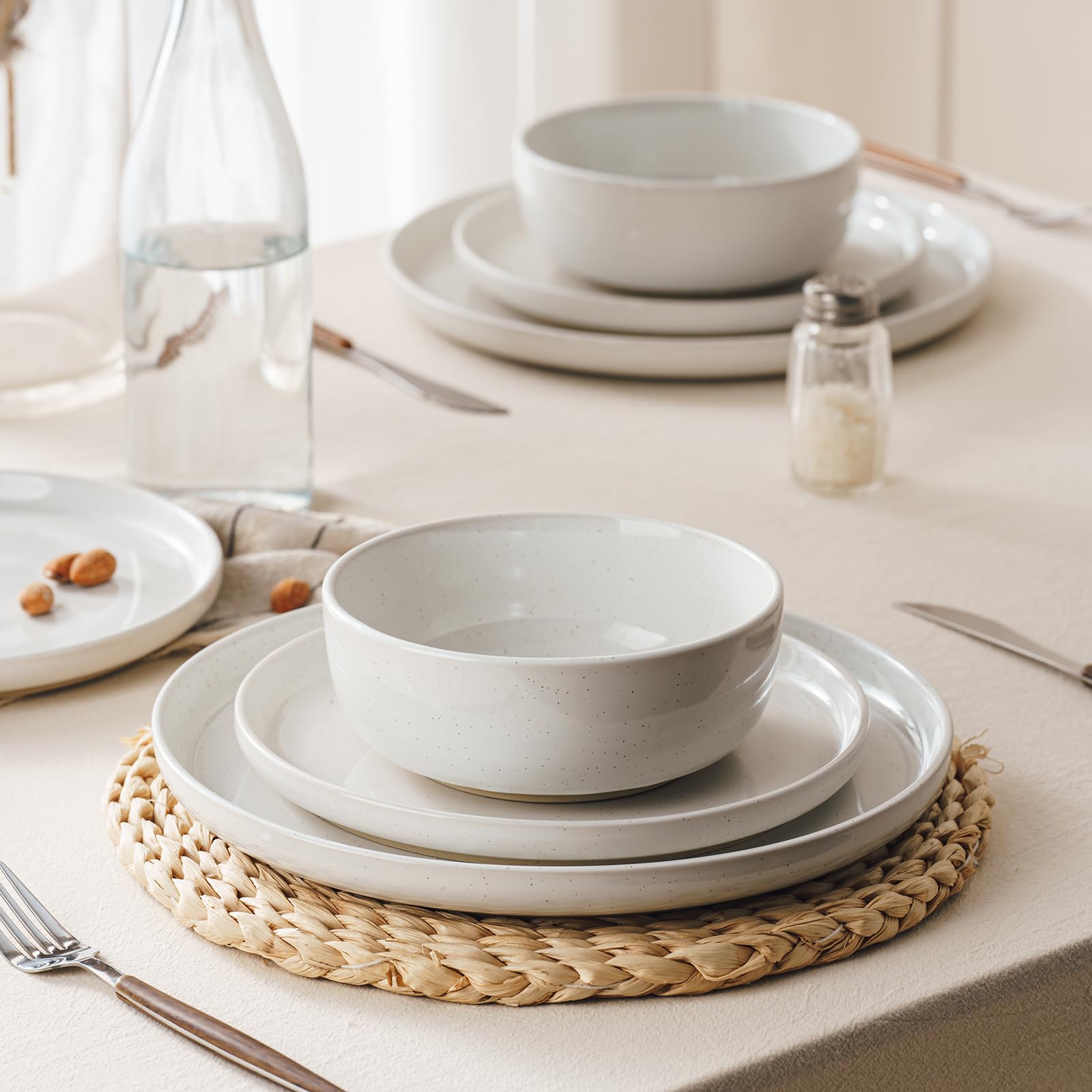 Famiware Milkyway 12-Piece Dinnerware Set - Plates & Bowls for 4 People, White Porcelain Tableware - Perfect for Family Dinners, Parties & Everyday Use