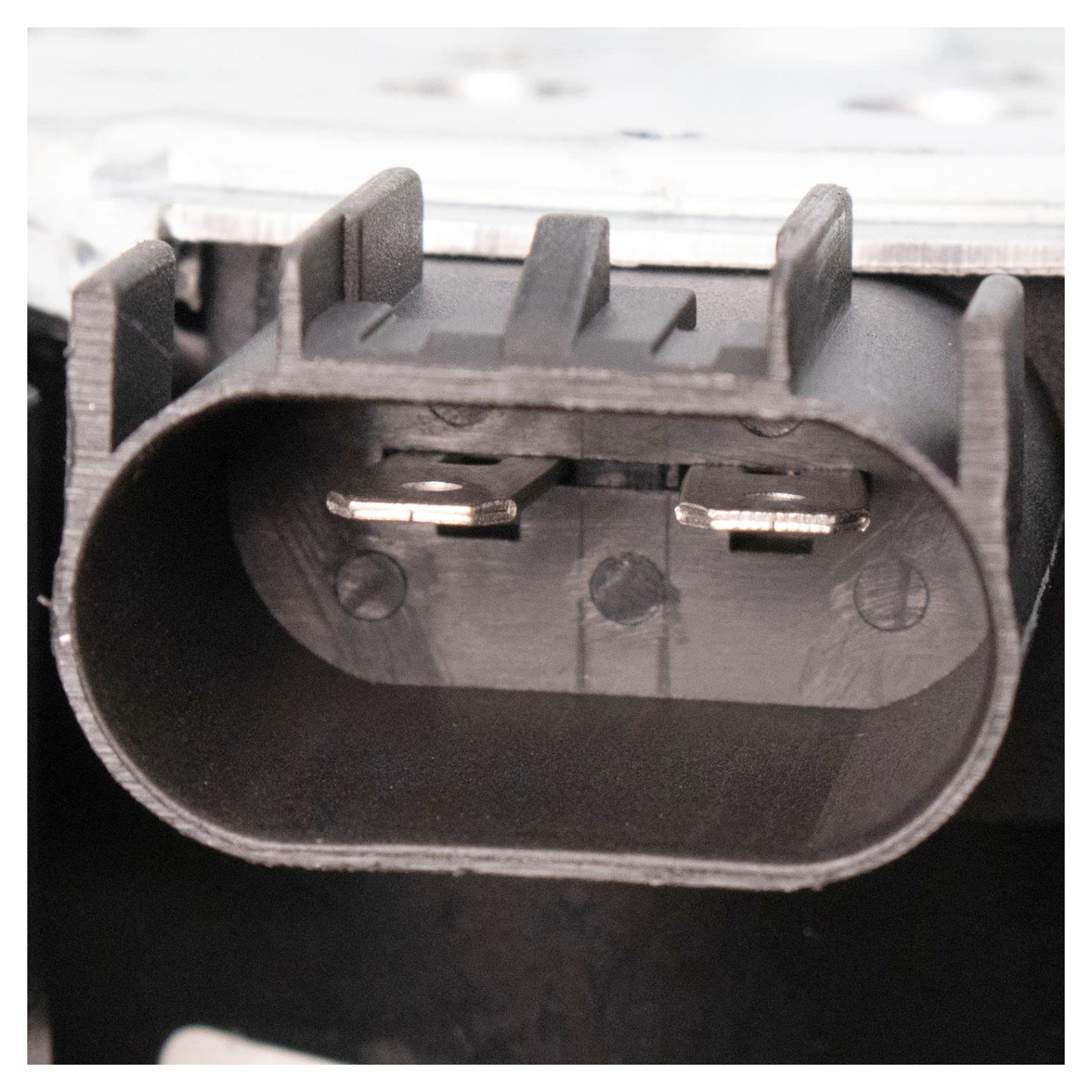 2007-2008 Chevrolet Avalanche Tahoe & GMC Sierra 1500 Radiator Dual Cooling Fan Assembly Replacement - GM3115211 - Perfect for Engine Overheating Prevention & Off-Road Vehicle Cooling