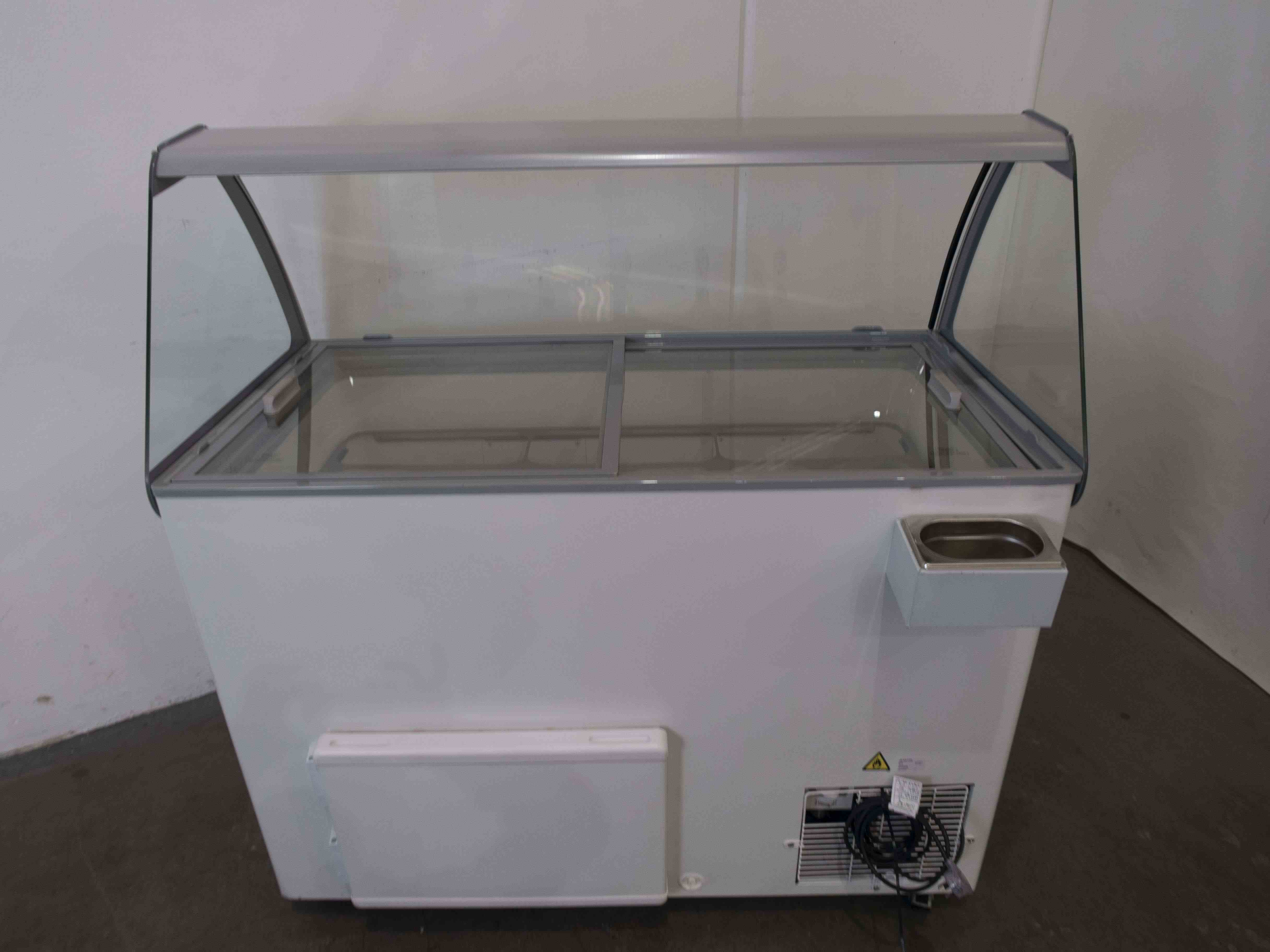 Blaston BLASTON9 Gelato Display Case - Commercial Freezer for Ice Cream, Desserts & Frozen Treats - Perfect for Gelato Shops, Cafes & Restaurants