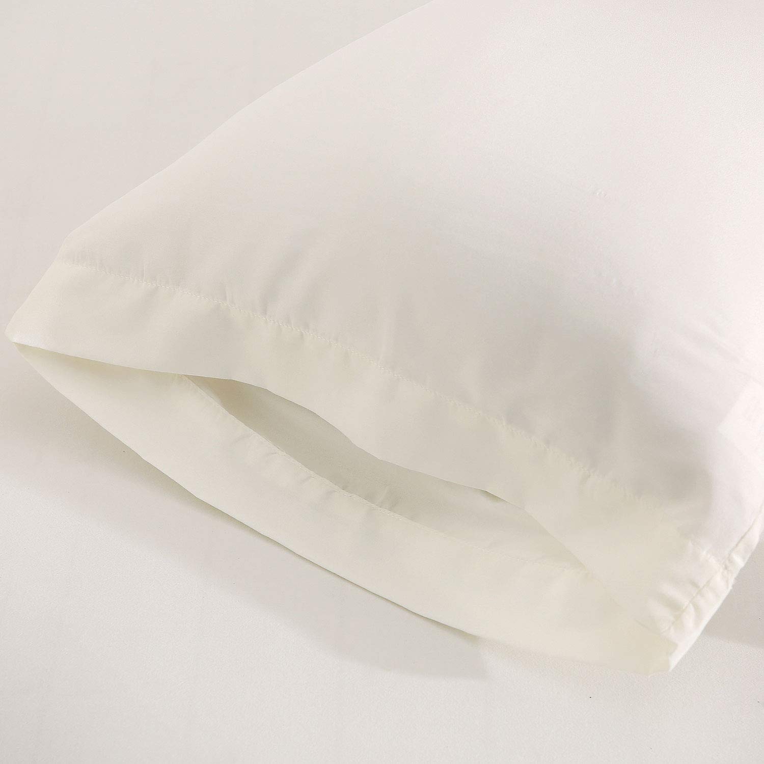 Premium Queen Size Pillowcases (2-Pack) - 2000 Thread Count Ivory Microfiber, Ultra Soft & Breathable Bedding - Perfect for Home, Hotel, and Guest Room Use