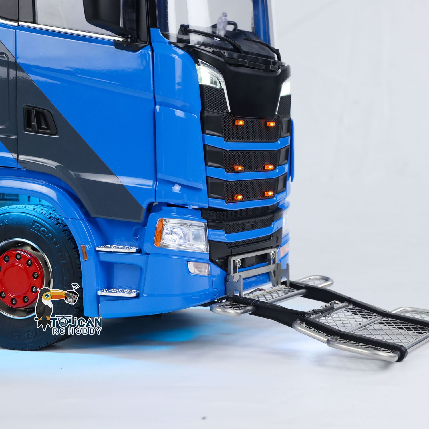 1/14 Scale 770S 8x8 Metal Chassis RC Tractor Truck - Remote Control Construction Vehicle with ST8 Battery - Perfect for Off-Road Adventure & Construction Site Play