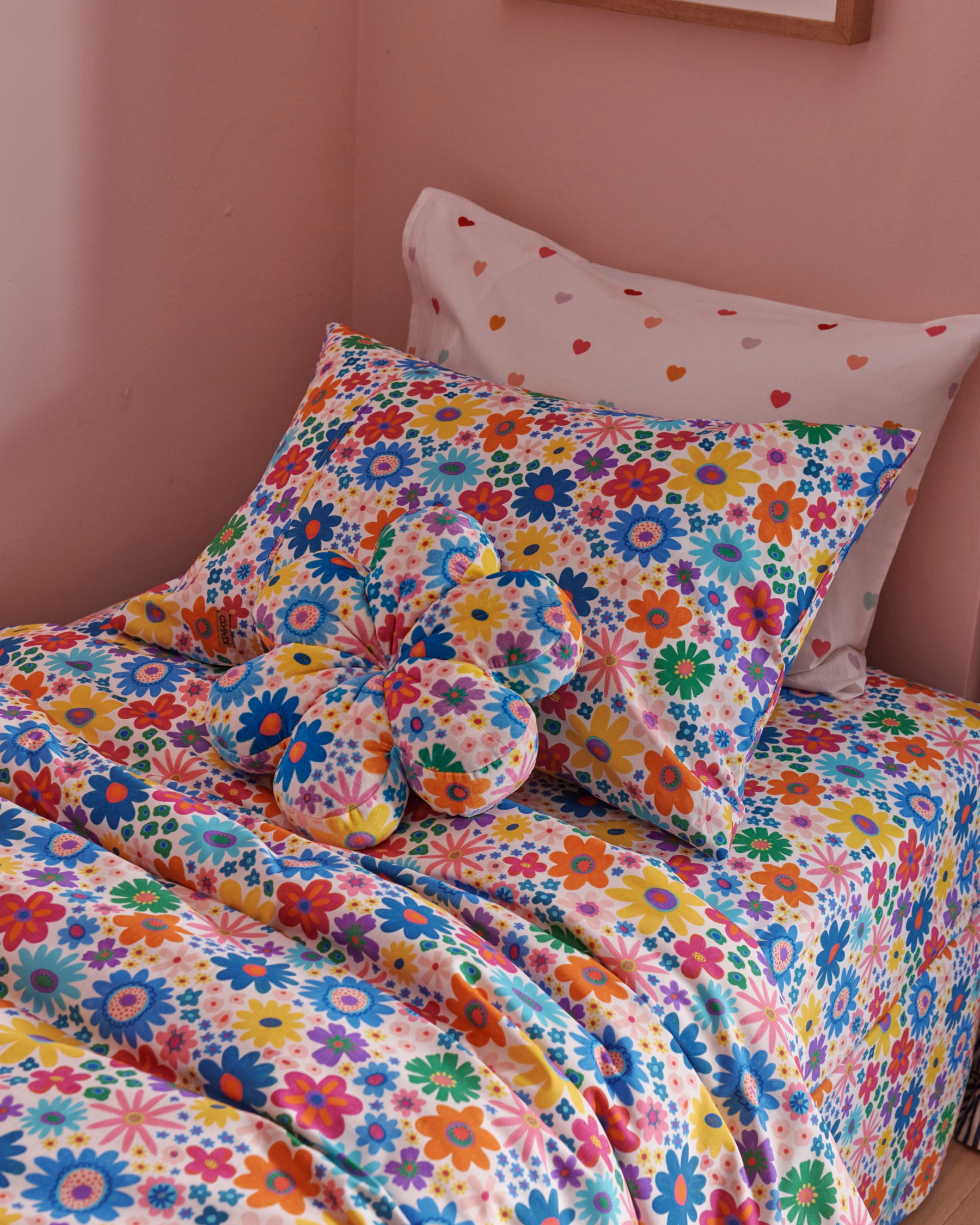 Rainbow Velvet Flower Petal Cushion - Soft Decorative Throw Pillow for Sofa, Bed, Nursery - Perfect for Home Decor, Living Room, Bedroom & Gift Giving