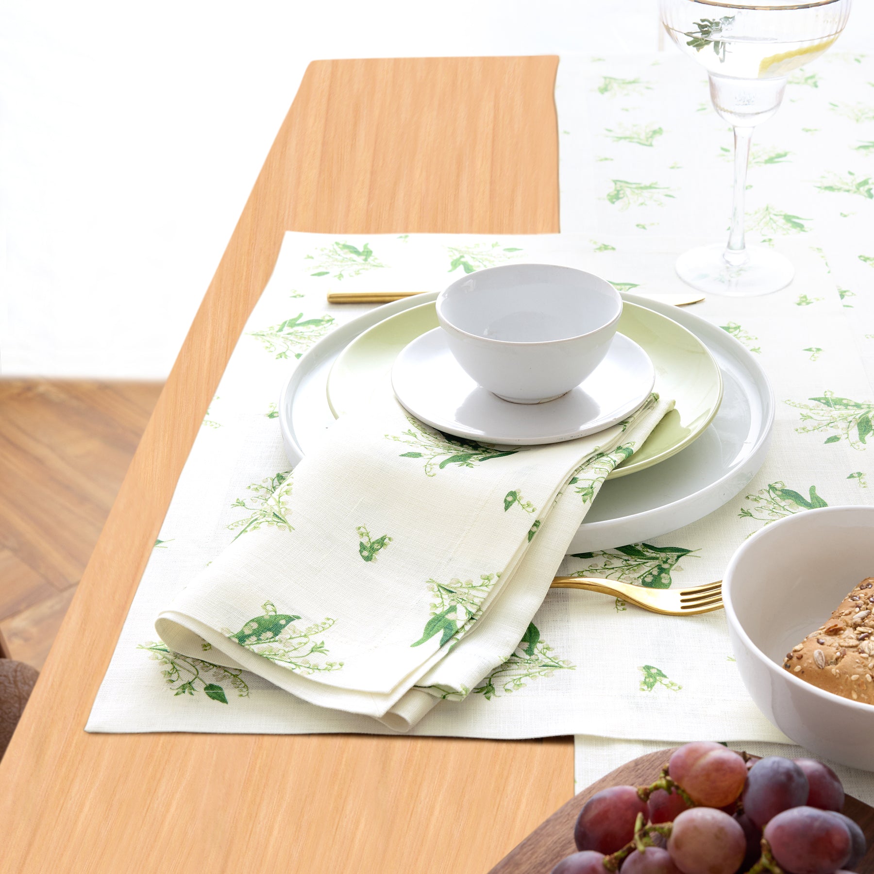 Elegant Lily of the Valley Floral Napkins - Set of 4 Premium Cotton Dinner Napkins for Wedding, Bridal Shower & Fine Dining