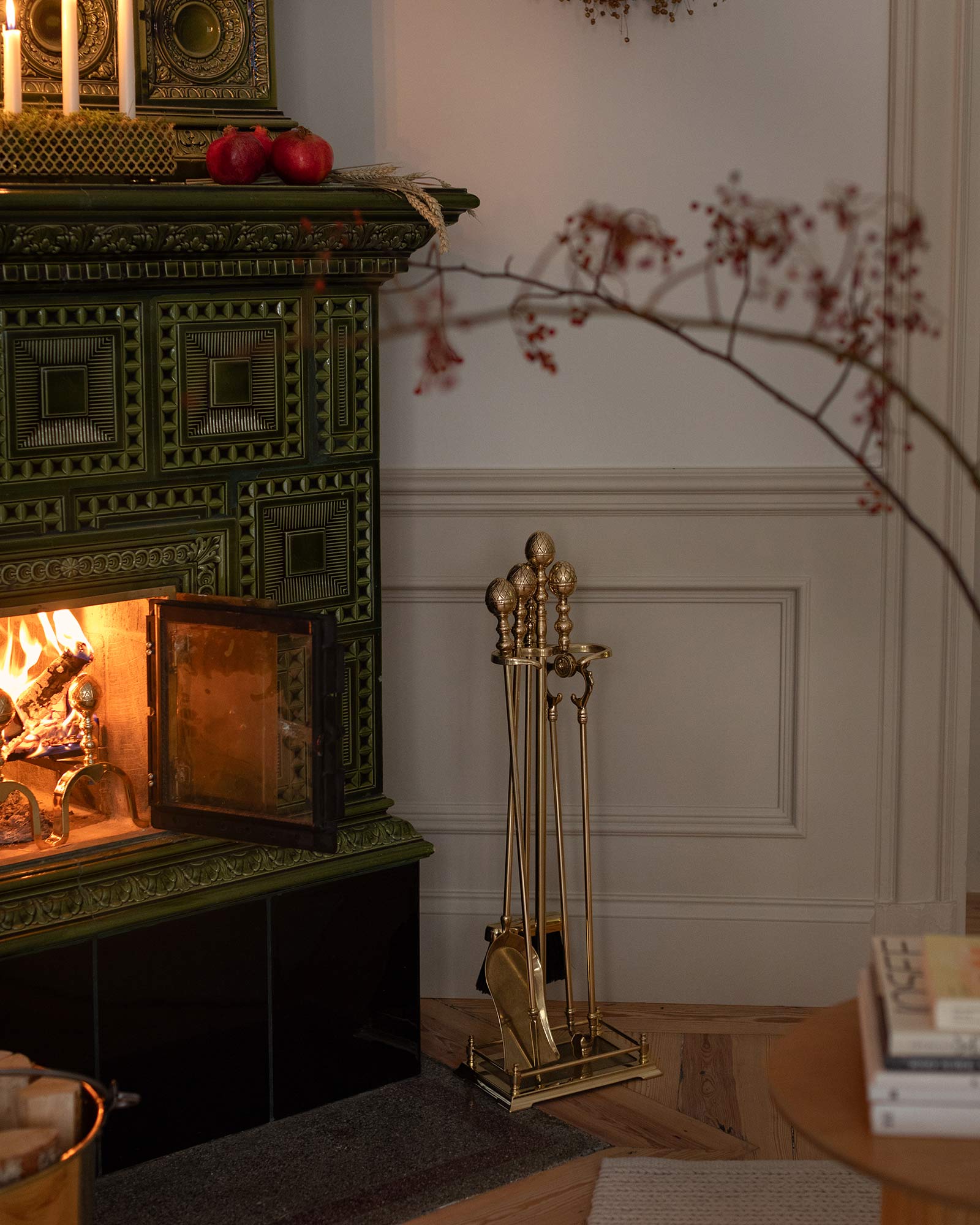 Eldgaffelset Brass Fireplace Set - Premium Fireplace Tools for Wood Stove & Fire Pit - Perfect for Indoor & Outdoor Use