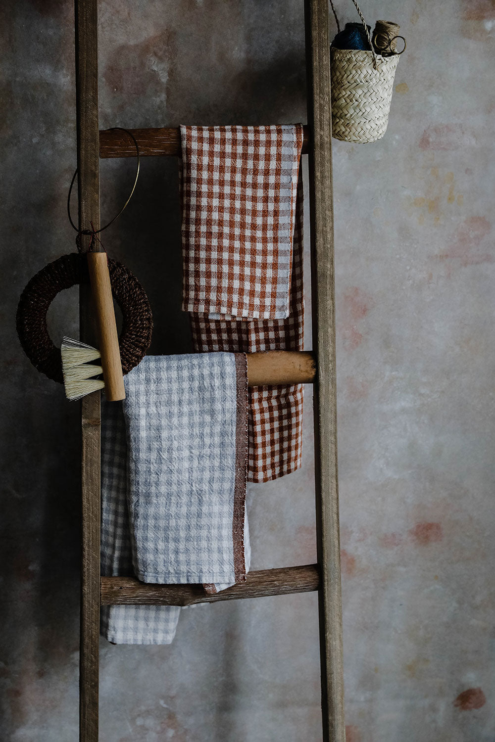 Hand Knit Palm Fiber Trivet - Eco-Friendly Hot Pad for Pots & Pans - Perfect for Kitchen, Dining Table & Outdoor Picnics