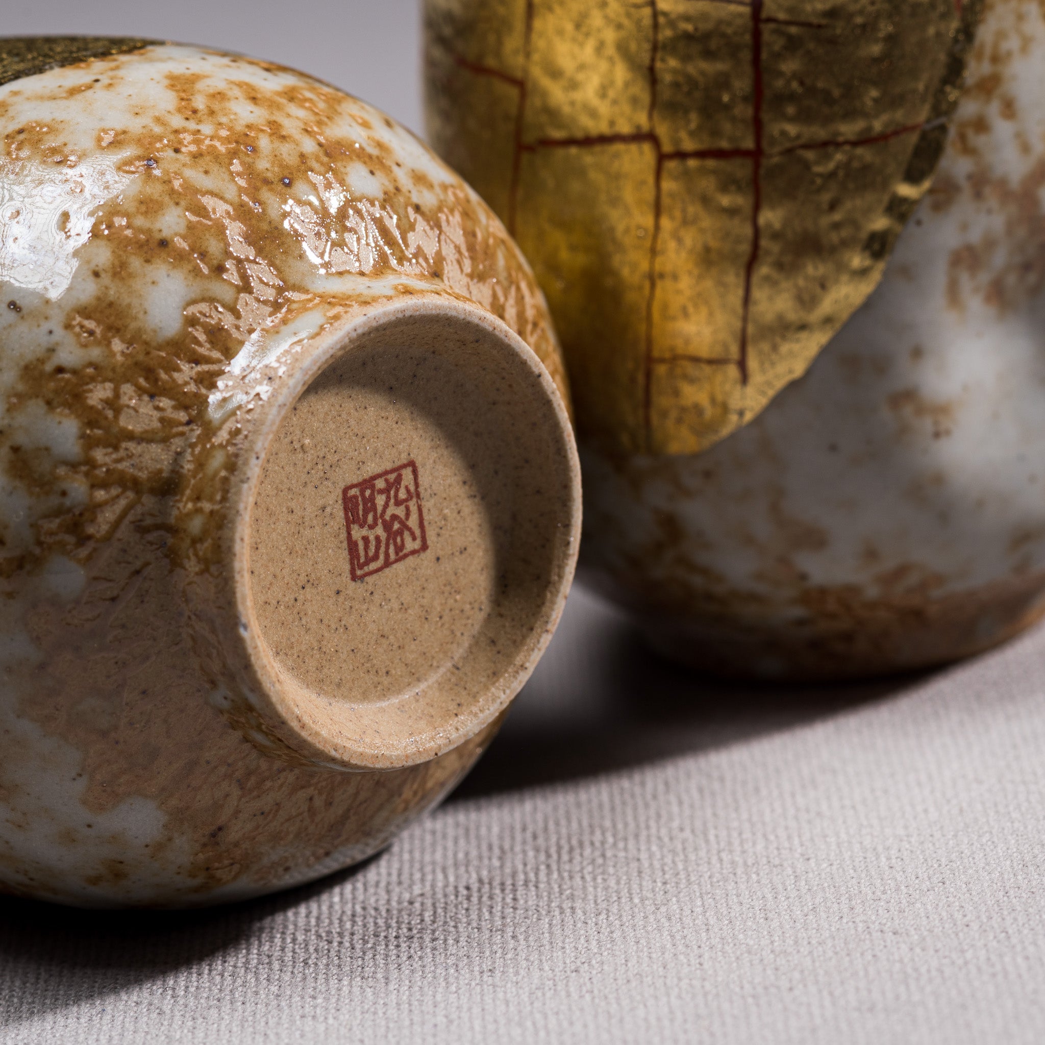 Premium Kutani Ware Gold Leaf Yunomi Tea Cups - Handcrafted Japanese Ceramic Pair for Matcha & Green Tea - Perfect Gift for Tea Lovers & Home Decor