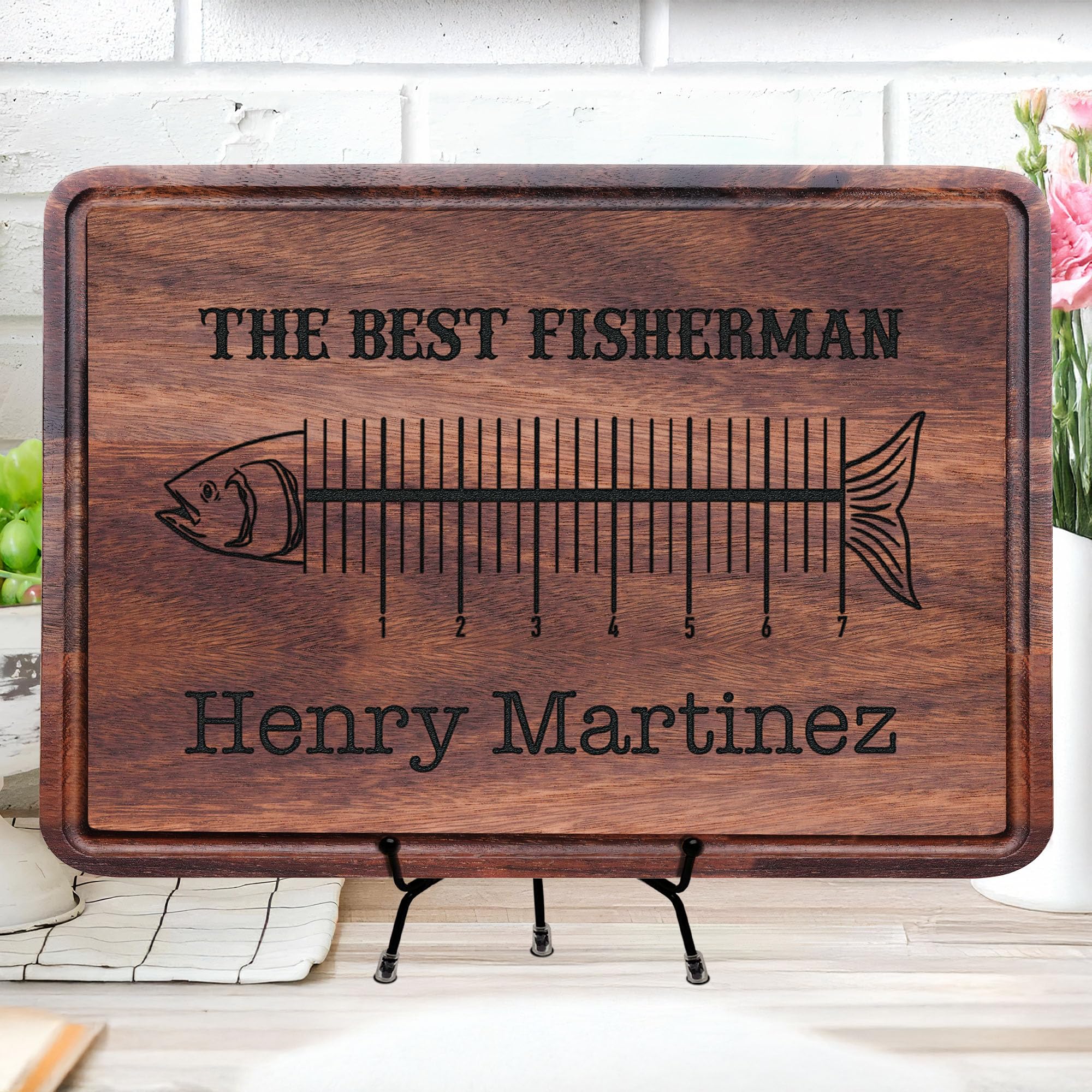 Custom Fish Cleaning Board - Personalized Wooden Cutting Board for Kitchen & Outdoor Use | Fishing, Camping, BBQ & Hunting Gifts for Men | Perfect Father's Day, Birthday Gift for Dad | Ideal for Home Cooking, Camping Trips & Backyard Grilling