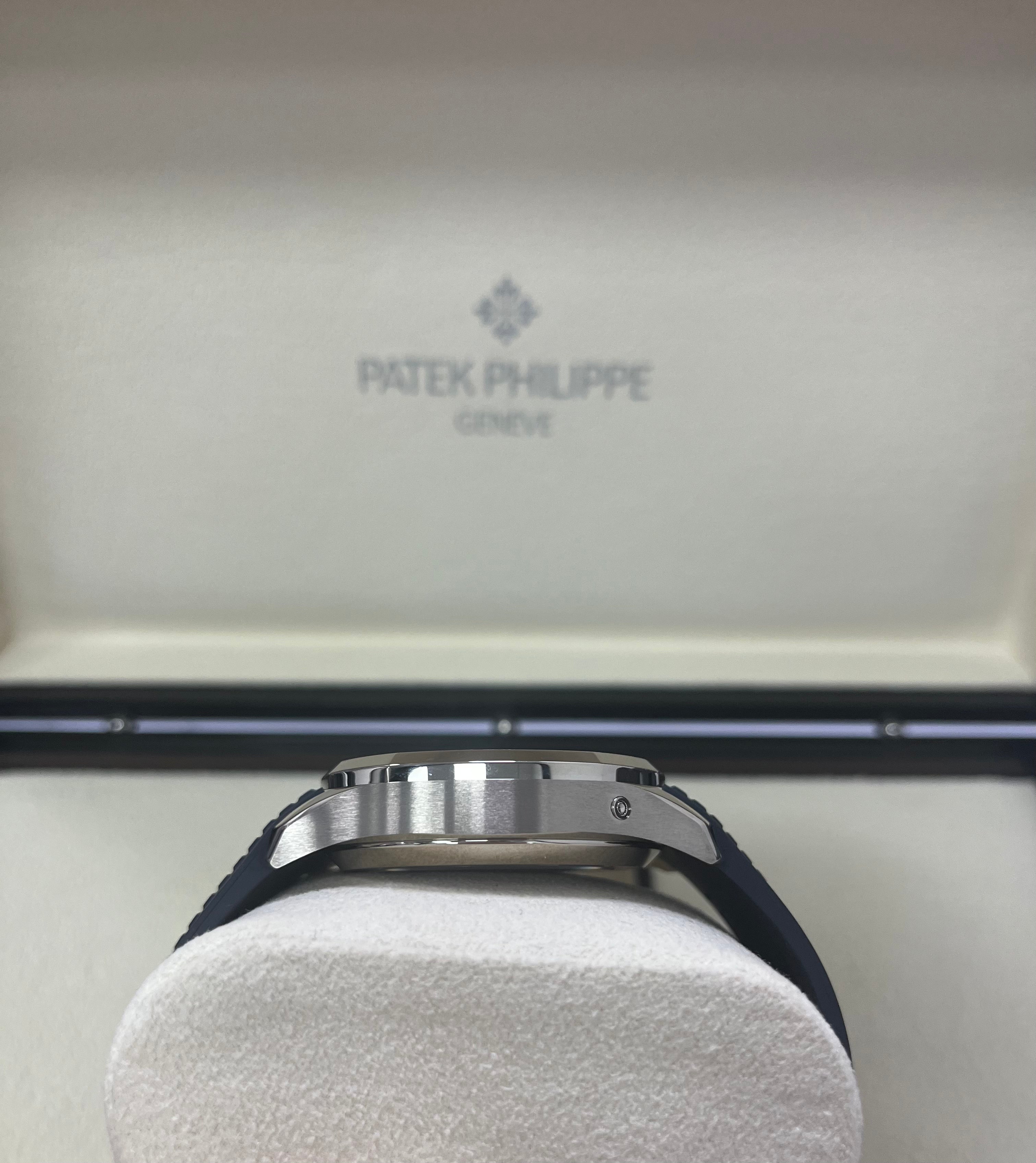 Patek Philippe Aquanaut 5968G-001 Luxury Men's Watch - Automatic Chronograph, Rose Gold Case, Black Dial - Perfect for Business Meetings & Special Occasions